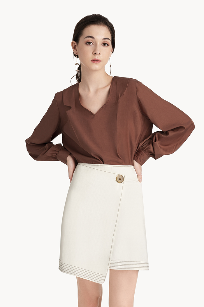 Váy khaki nhung đắp chéo nhấn nút