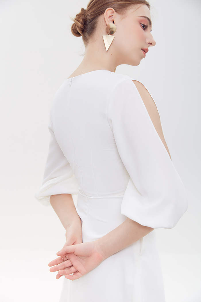 Đầm nhún cổ xẻ tay khoen lưng