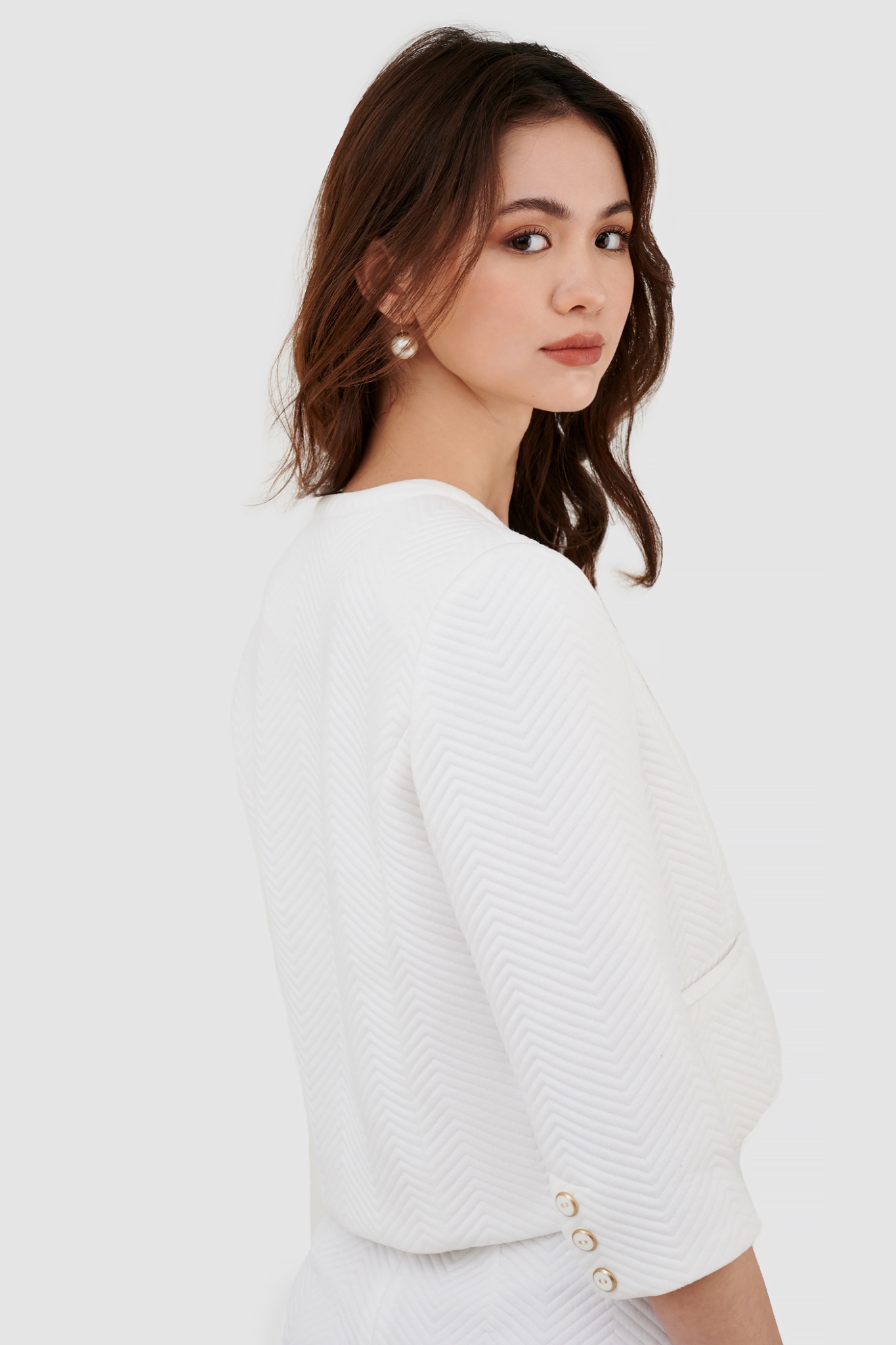 Áo khoác form crop cổ tròn
