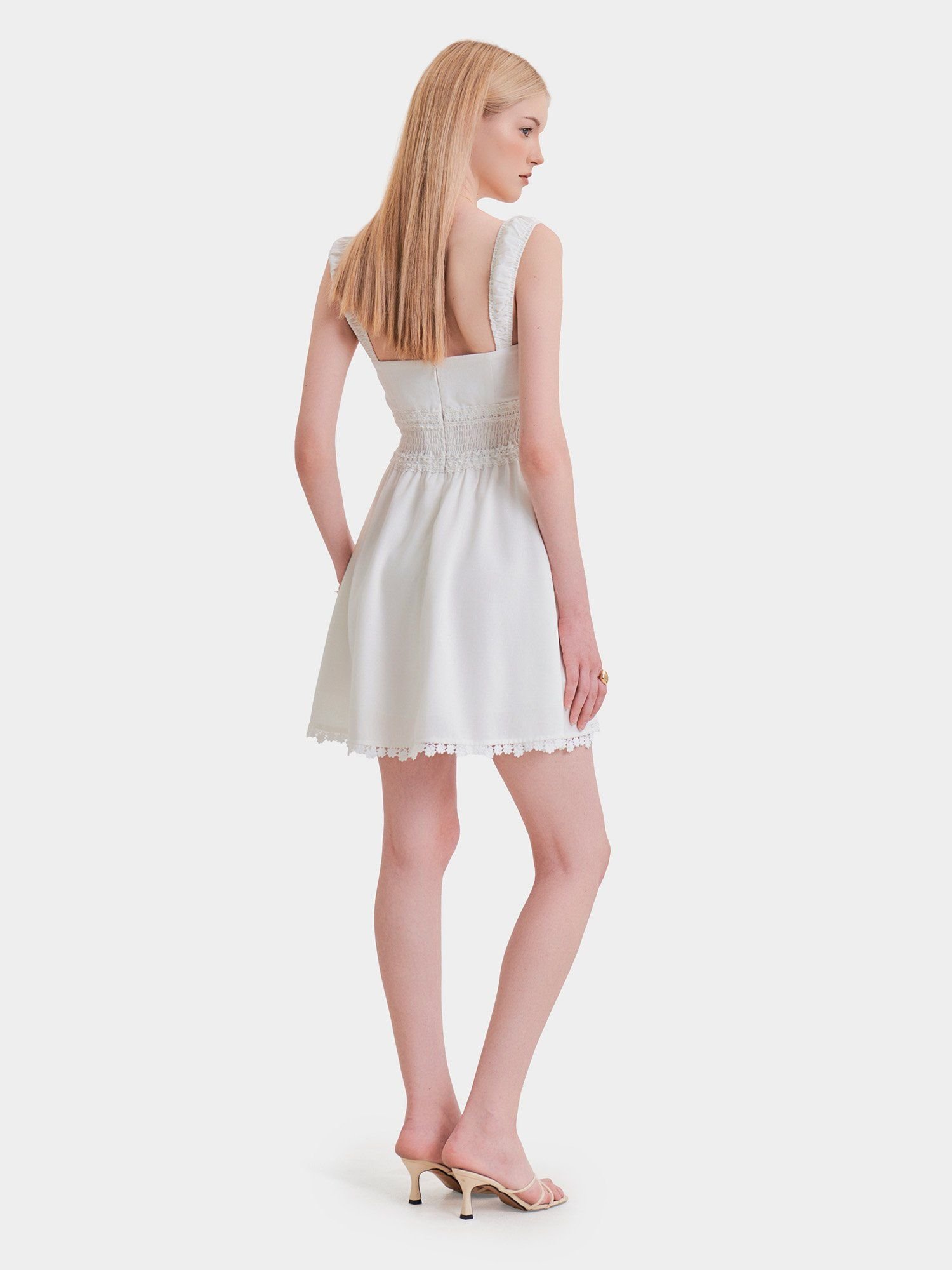  Đầm mini linen 2 dây nhún thun smocking lưng phối ren 
