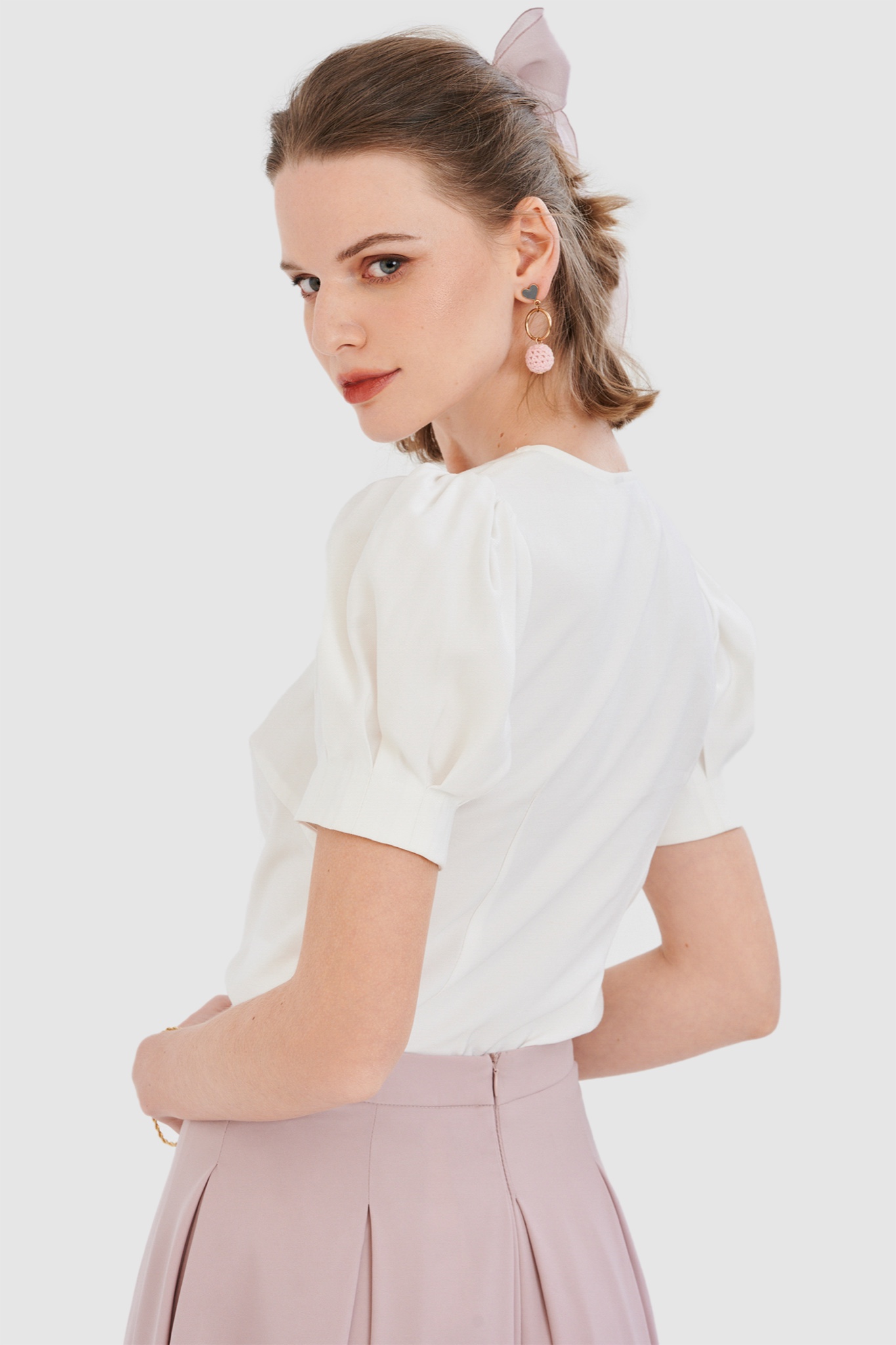 Áo crop nhấn tay lồng đèn