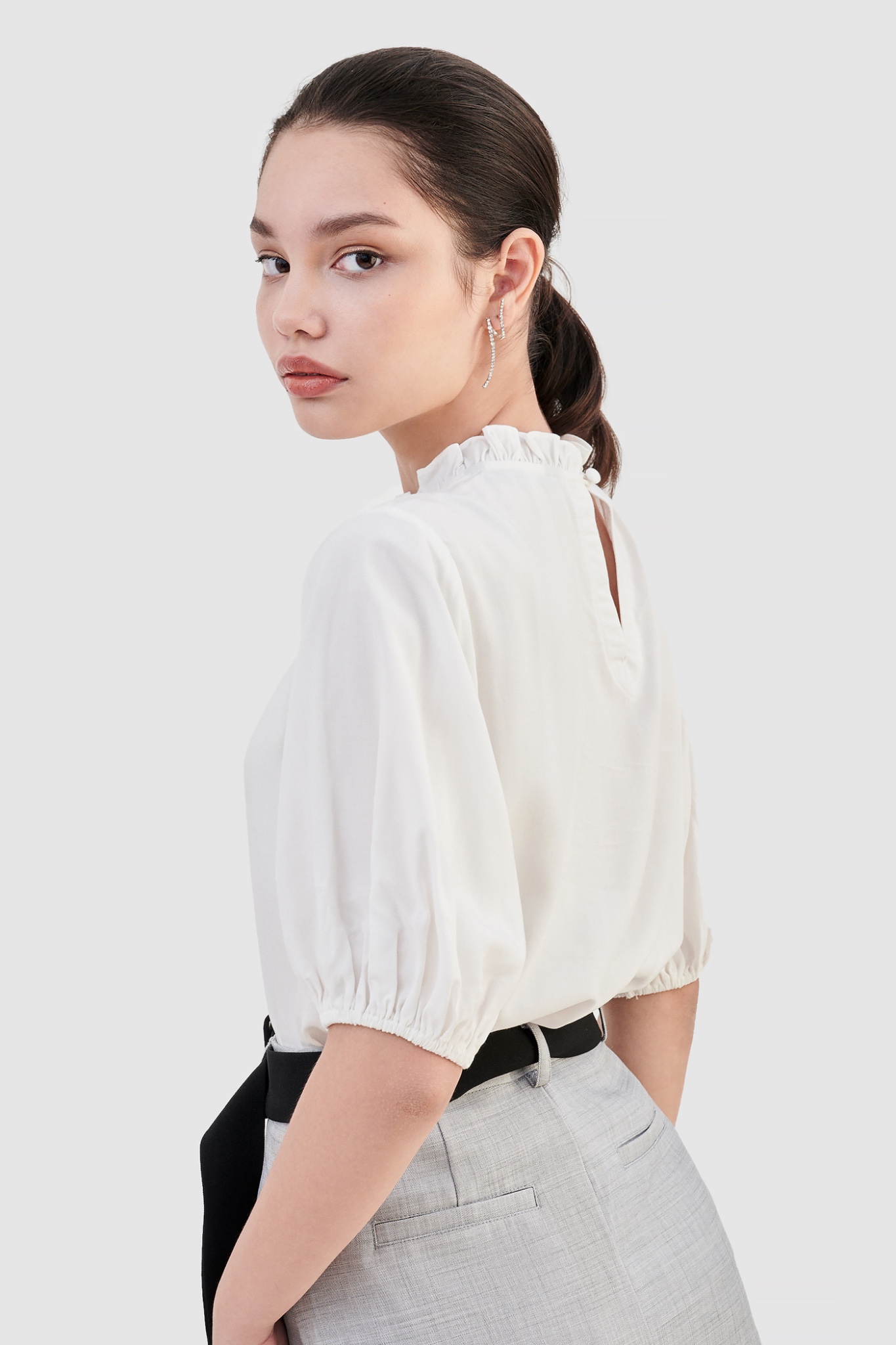 Áo kiểu bèo cổ form suông