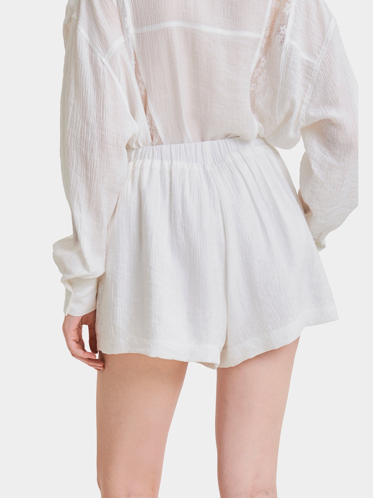 Quần short vải xô lưng thun phối ren