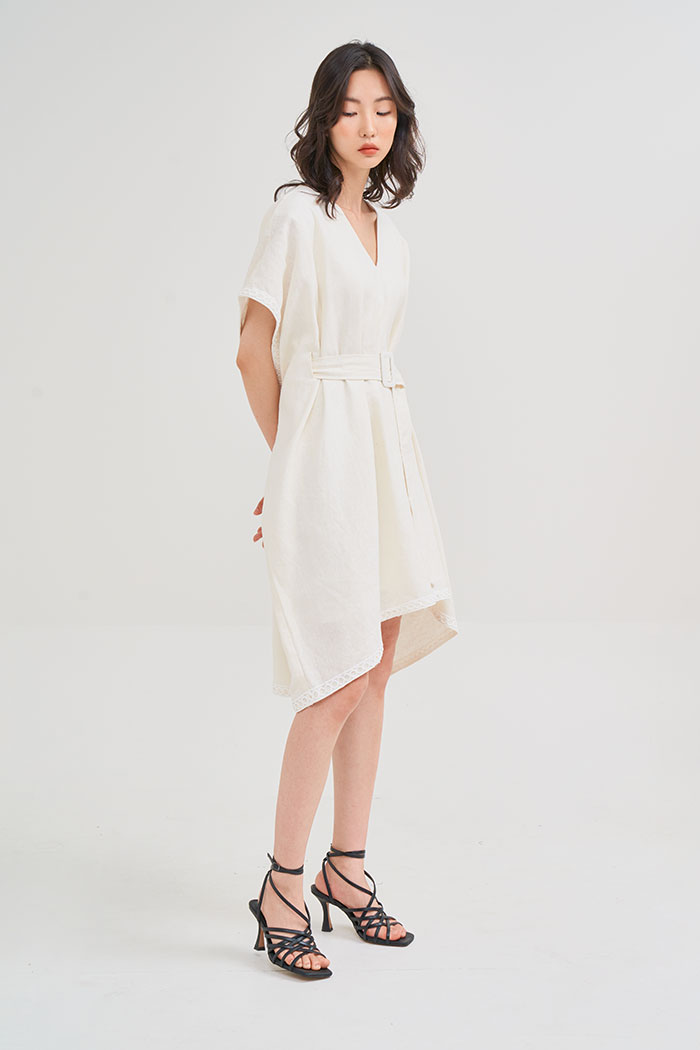 Đầm linen viền ren oversize thắt nịch