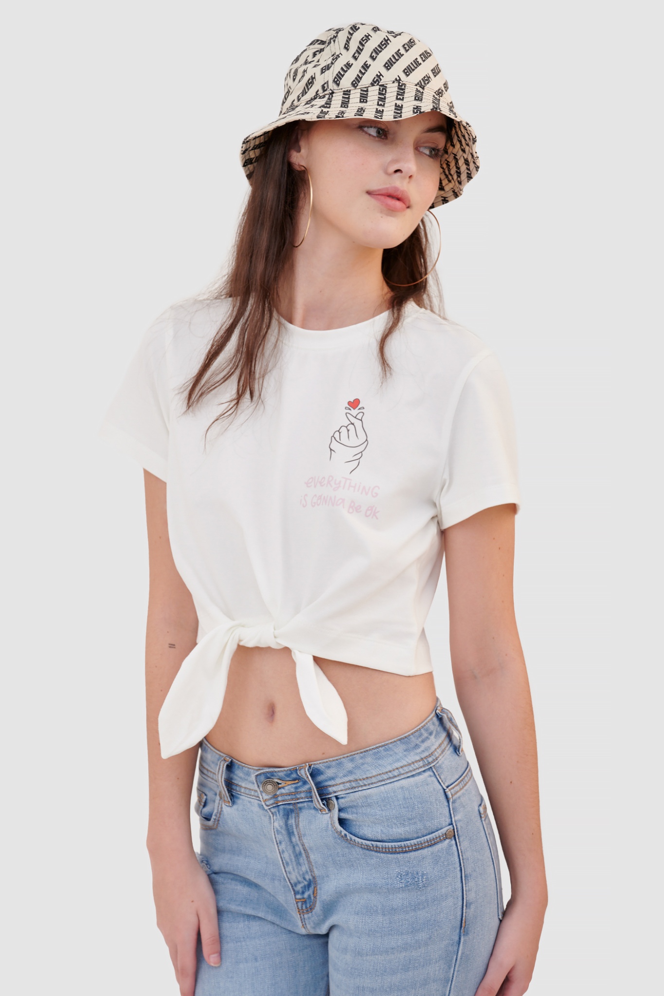 Áo thun graphic everything is gonna be ok cột nơ