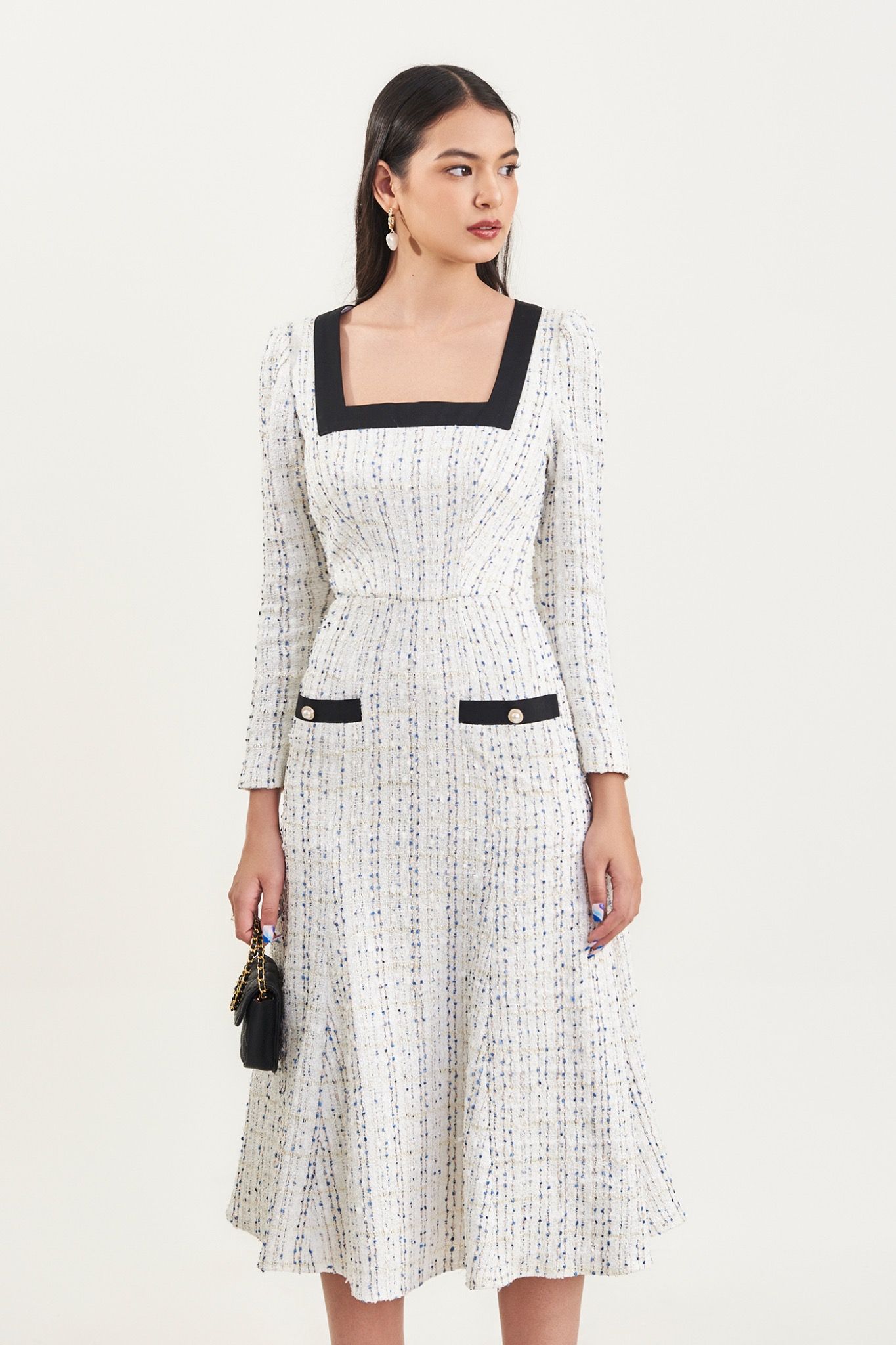  Đầm tweed midi tay dài cổ vuông 