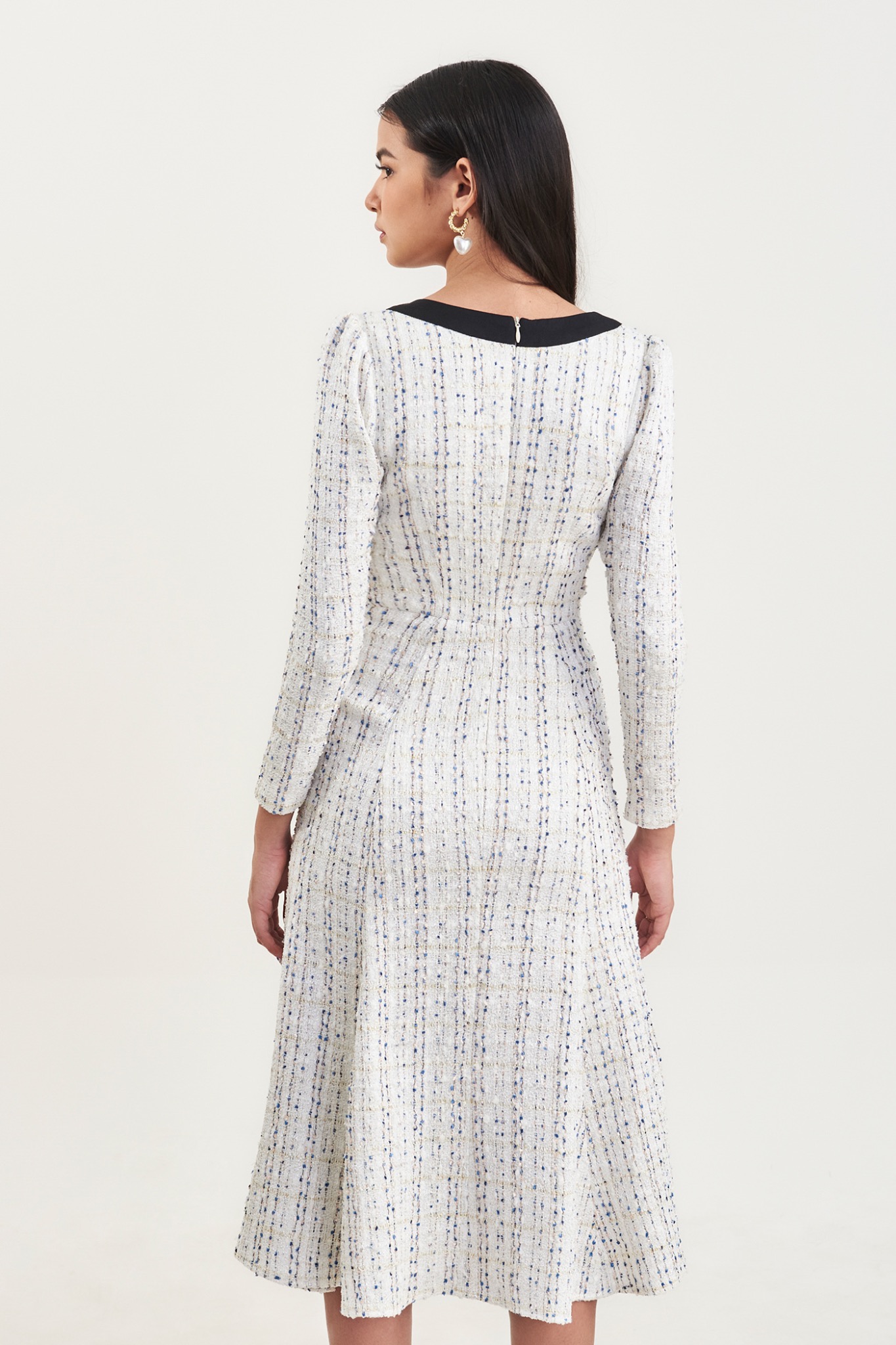 Đầm tweed midi tay dài cổ vuông