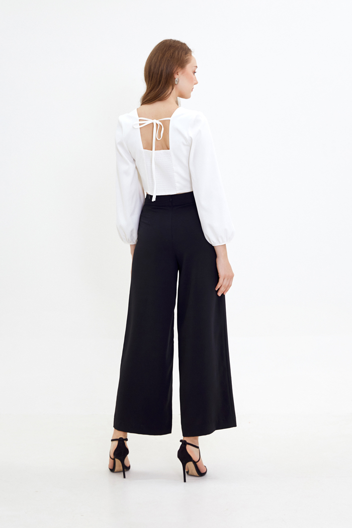 Áo croptop cổ vuông smocking lưng