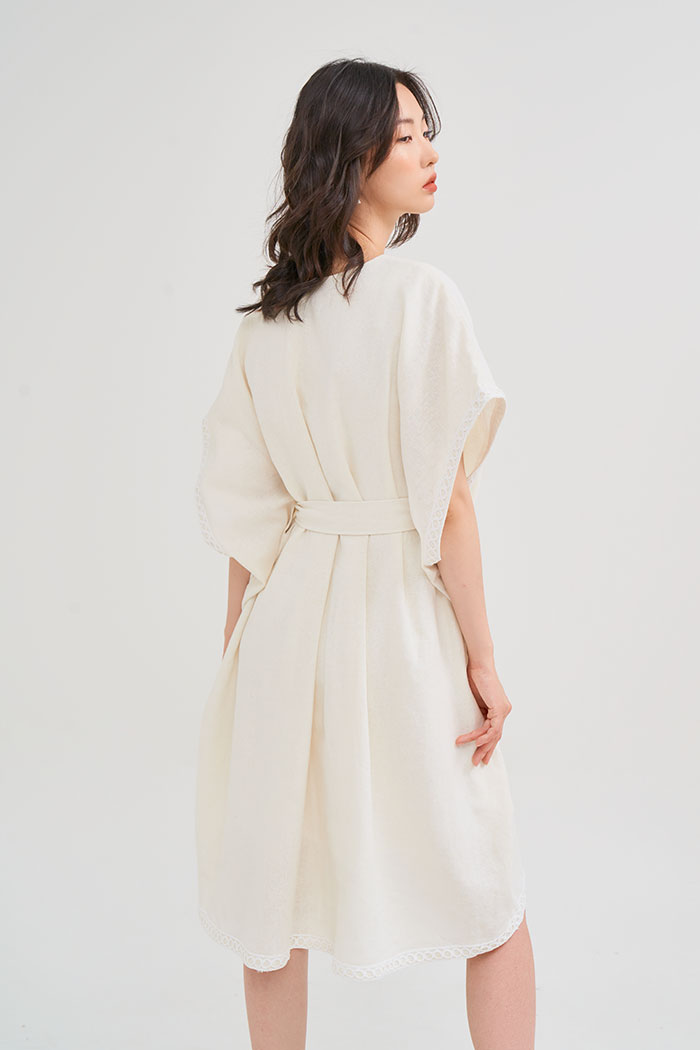 Đầm linen viền ren oversize thắt nịch