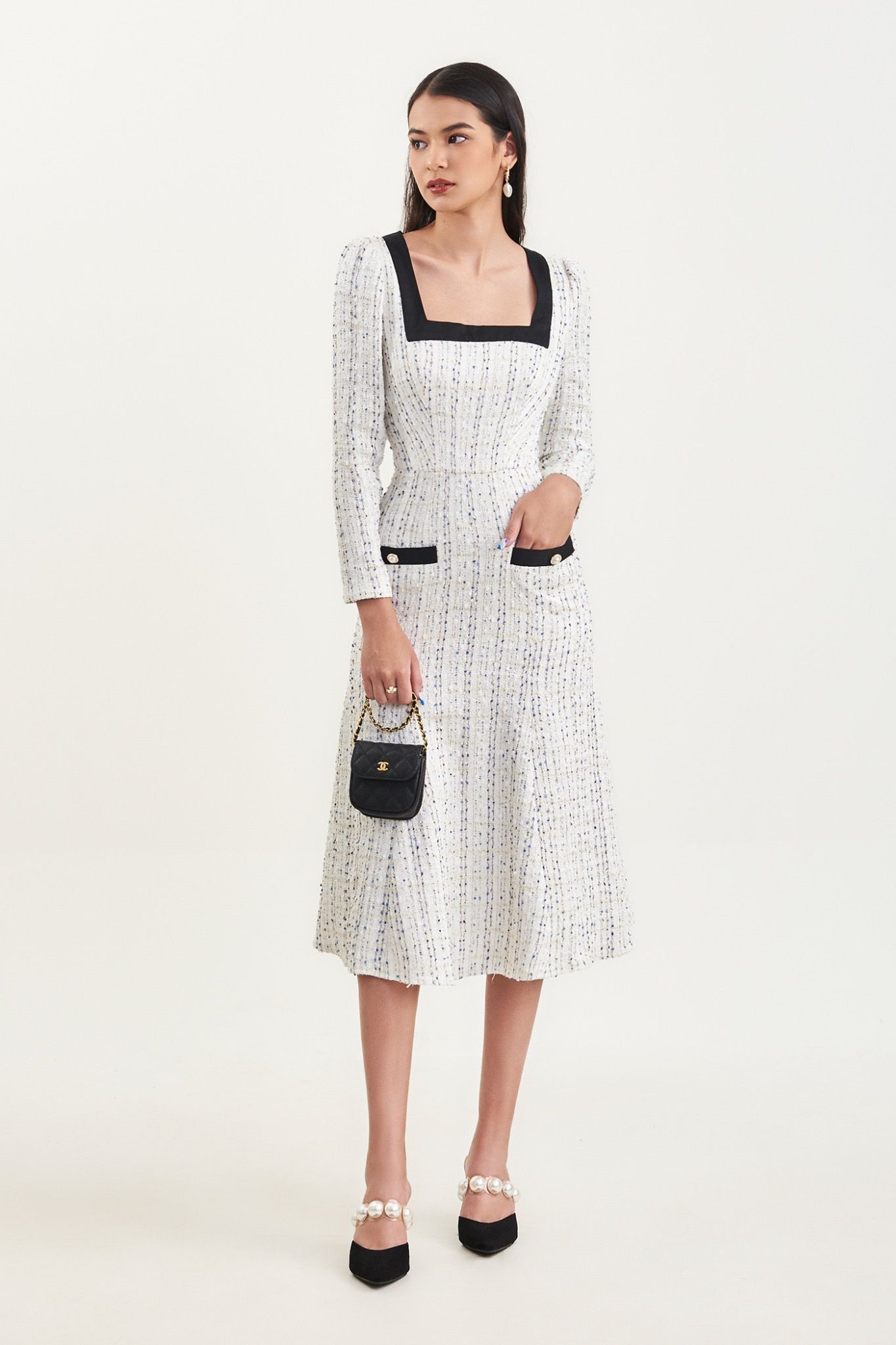  Đầm tweed midi tay dài cổ vuông 