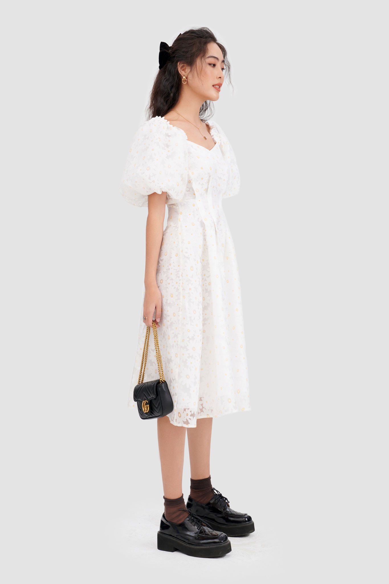 Đầm midi ren hoạ tiết xếp ly