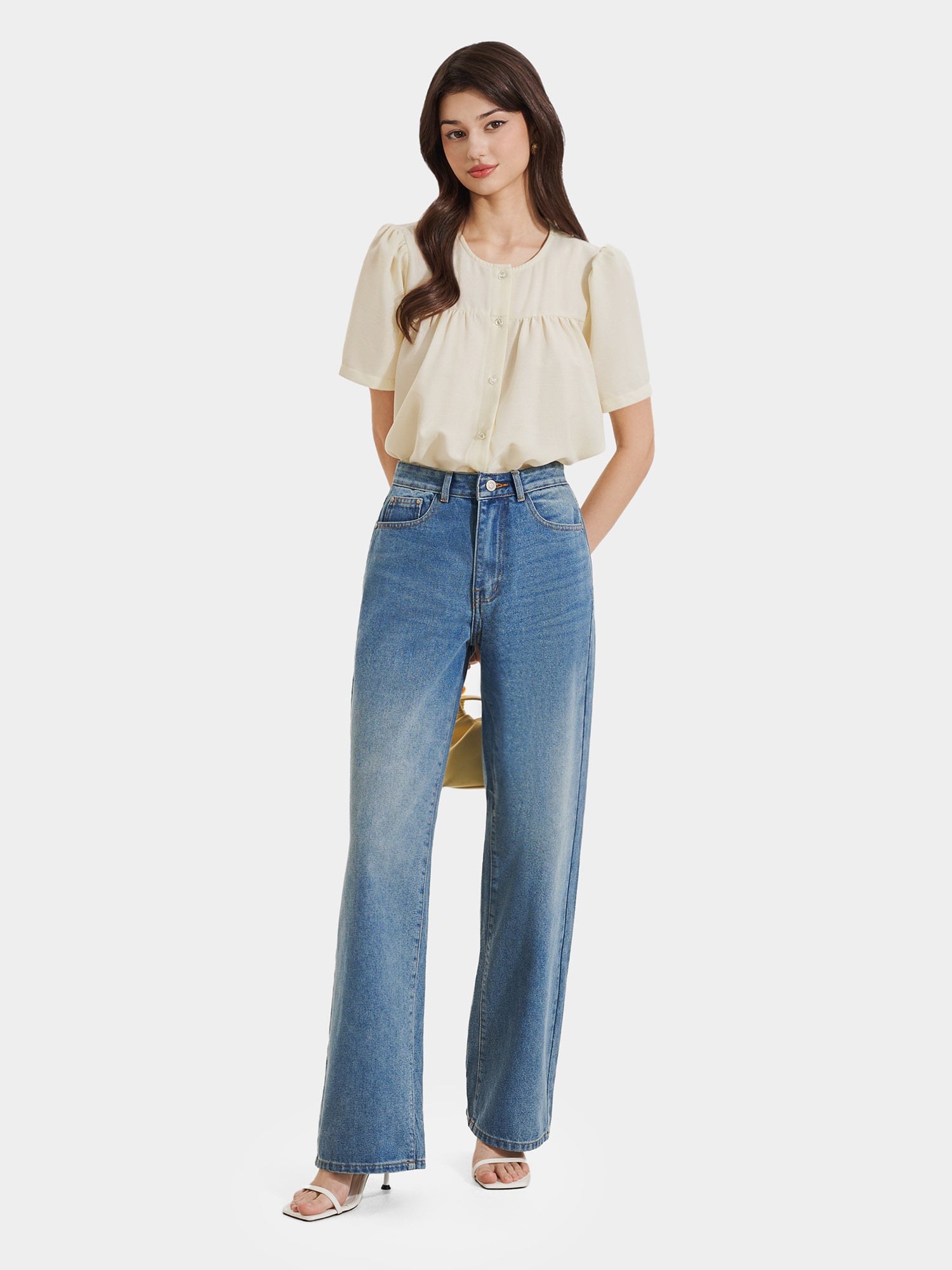 Áo cổ tròn nhún ngực tay phồng đính nút