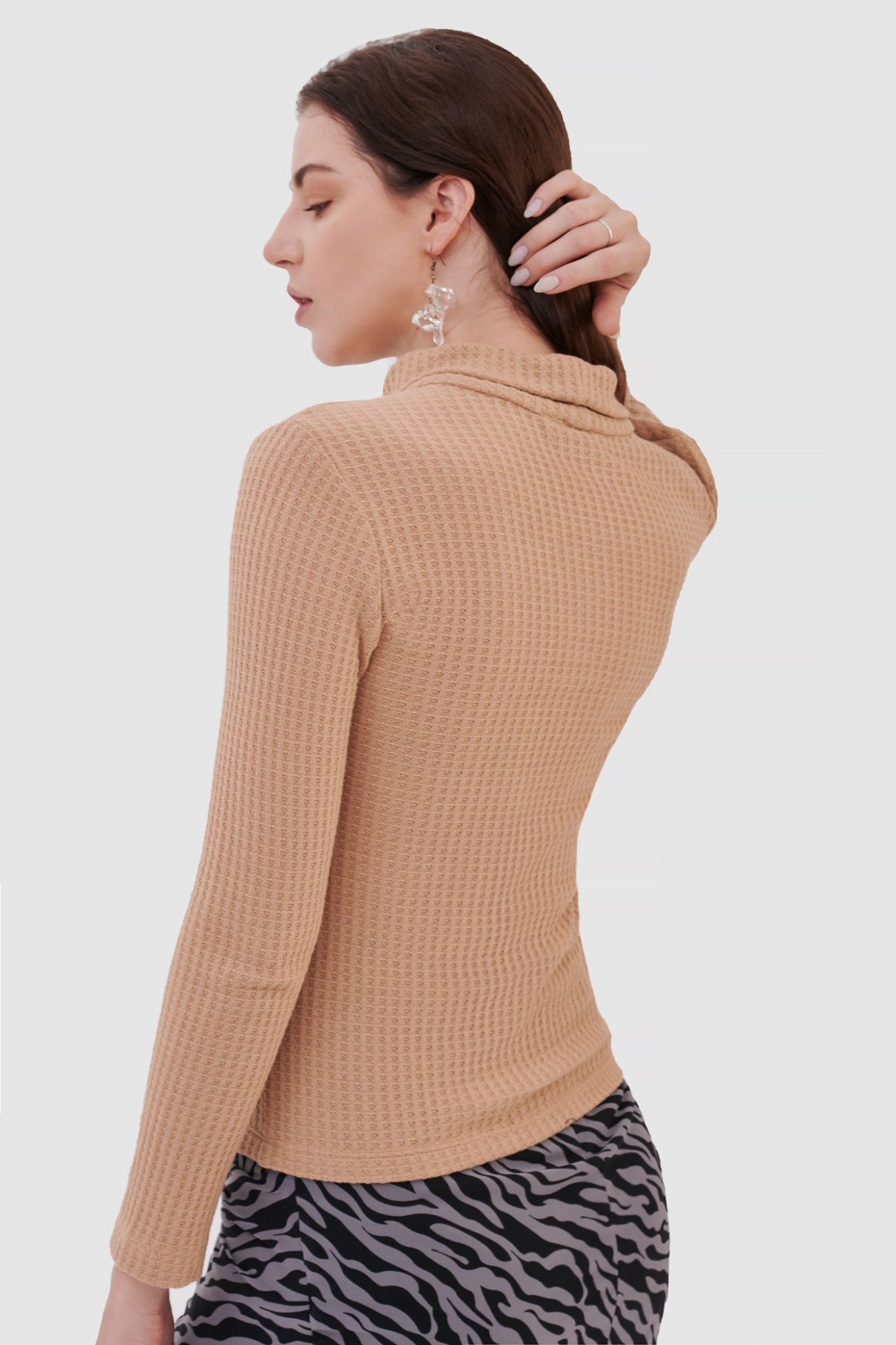 Áo knit cổ lọ cutout