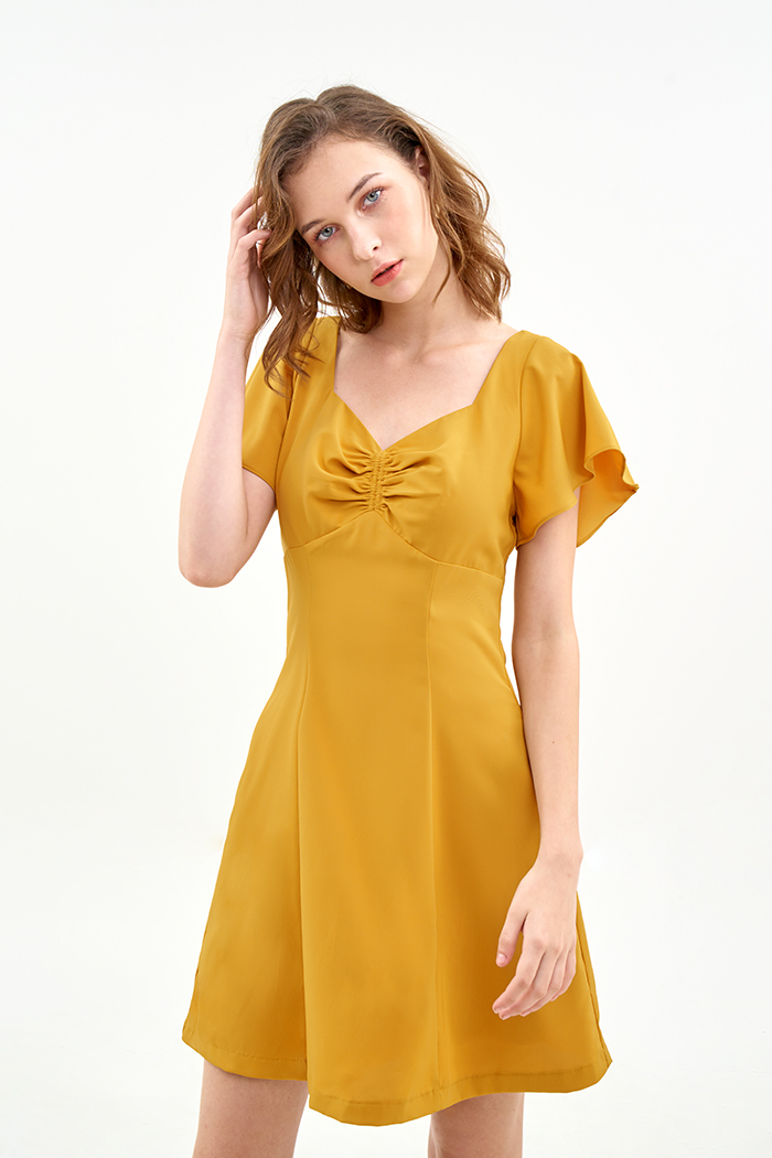 Đầm rút nhún ngực tay con rã cúp