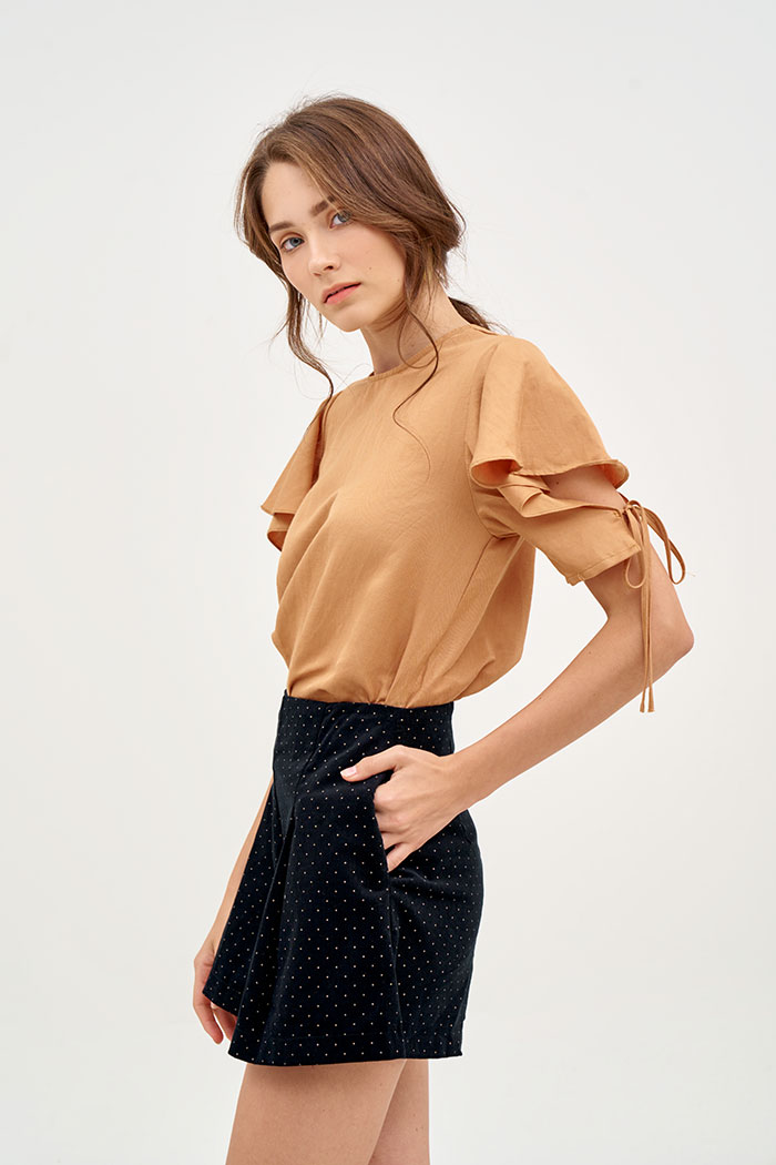 Áo cổ tròn tay bèo cột nơ