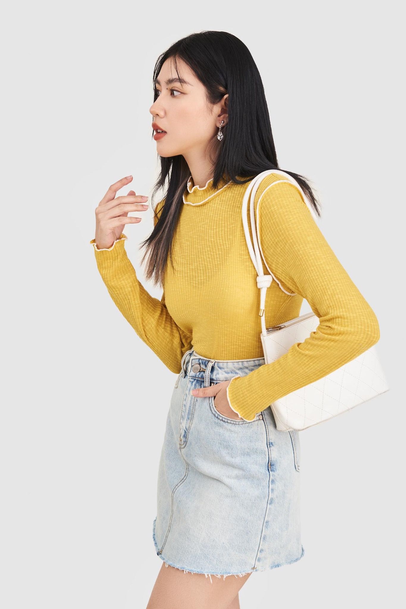  Áo thun tay dài knit viền chỉ màu 