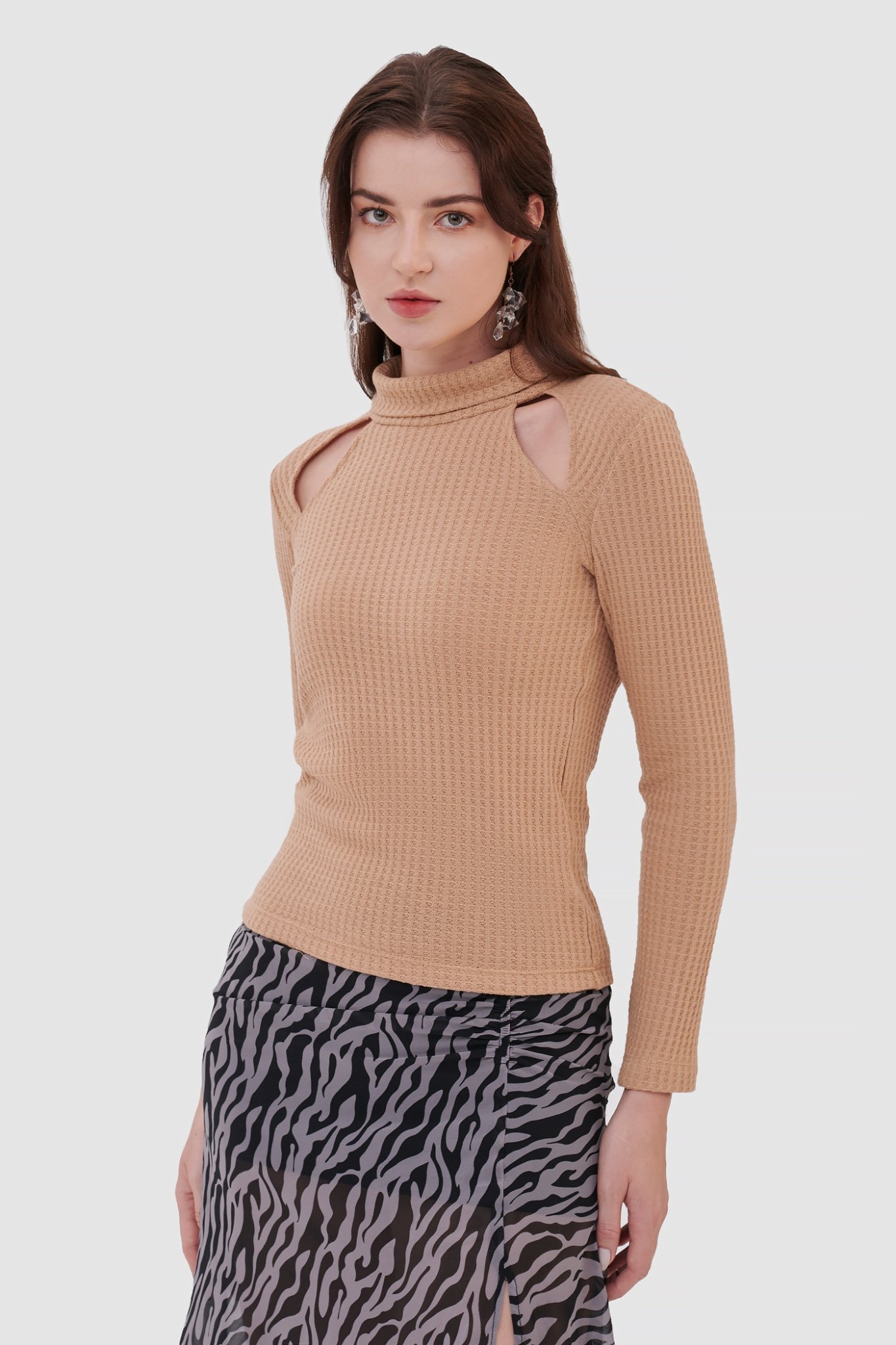 Áo knit cổ lọ cutout