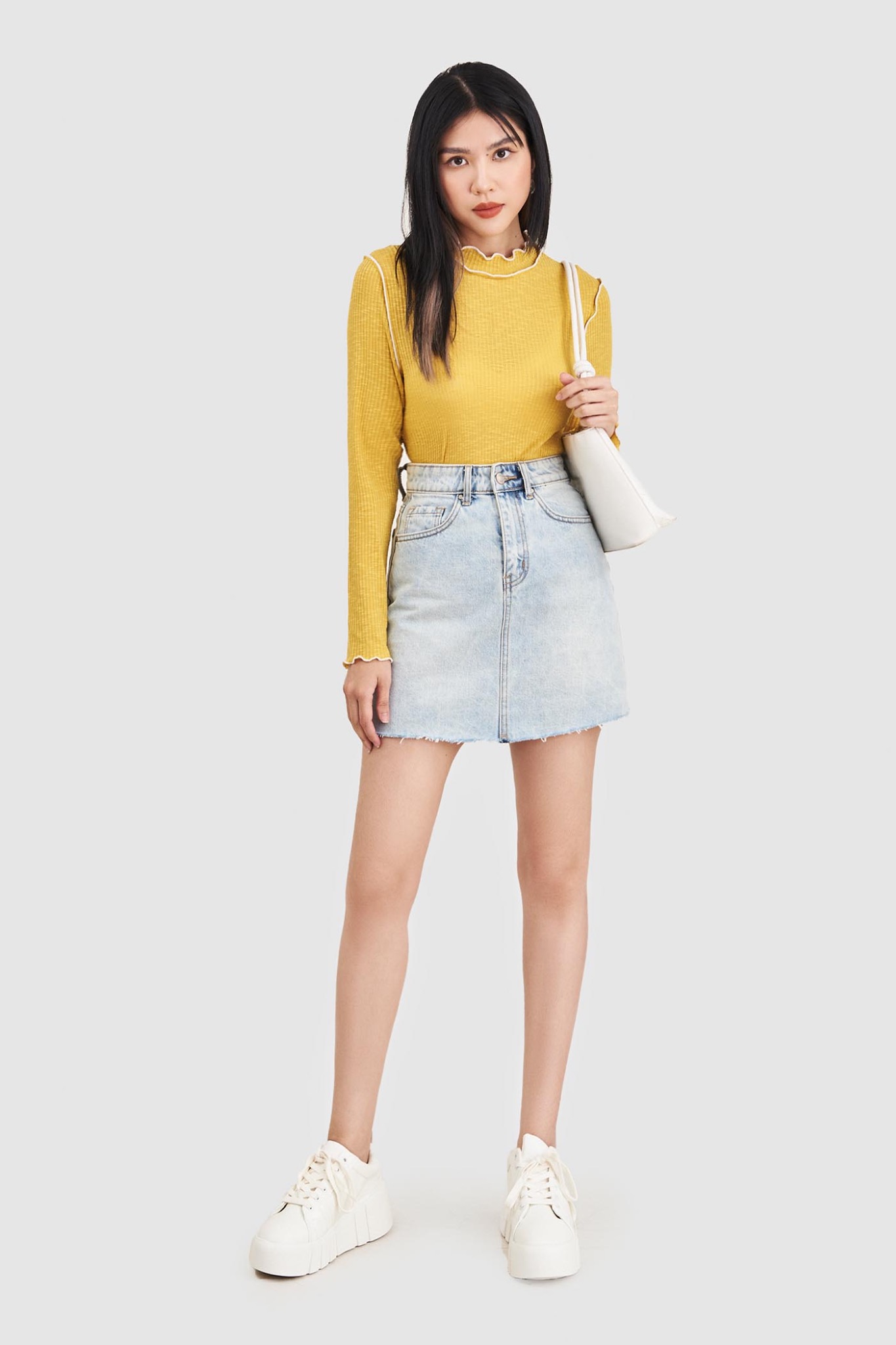 Áo thun tay dài knit viền chỉ màu