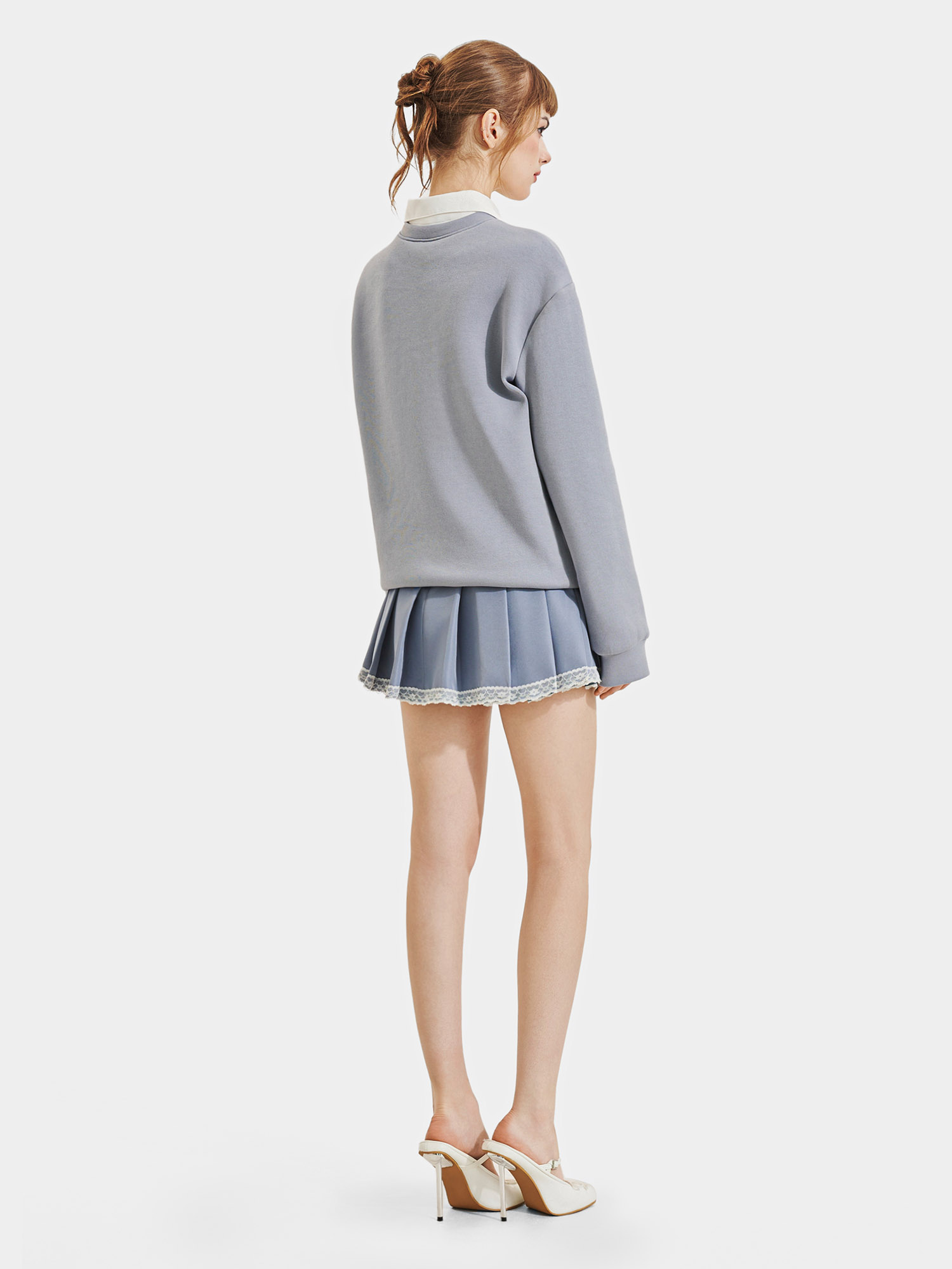 Áo sweater phối cổ sơ mi in chữ