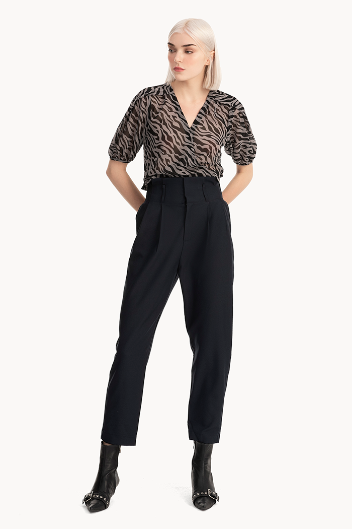 Áo croptop đắp chéo hoạ tiết zebra
