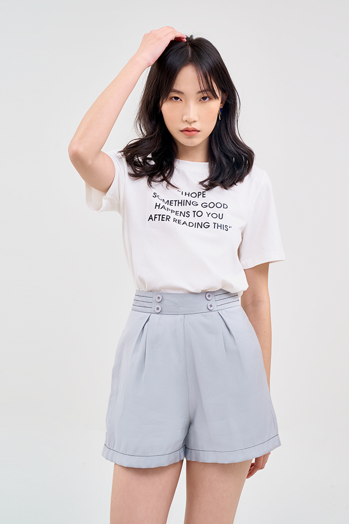 Quần short 4 nút diễu chỉ nỗi