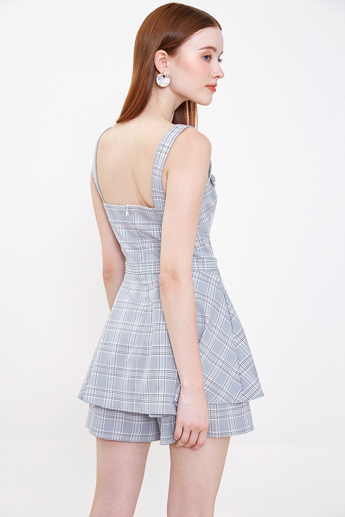 Jumpsuit 2 dây nút bọc