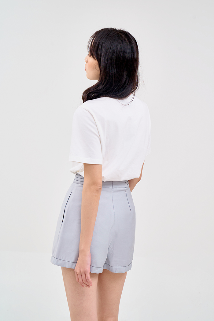 Quần short 4 nút diễu chỉ nỗi