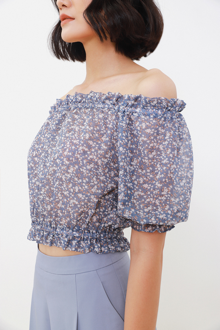 Áo croptop bẹt vai voan hoa
