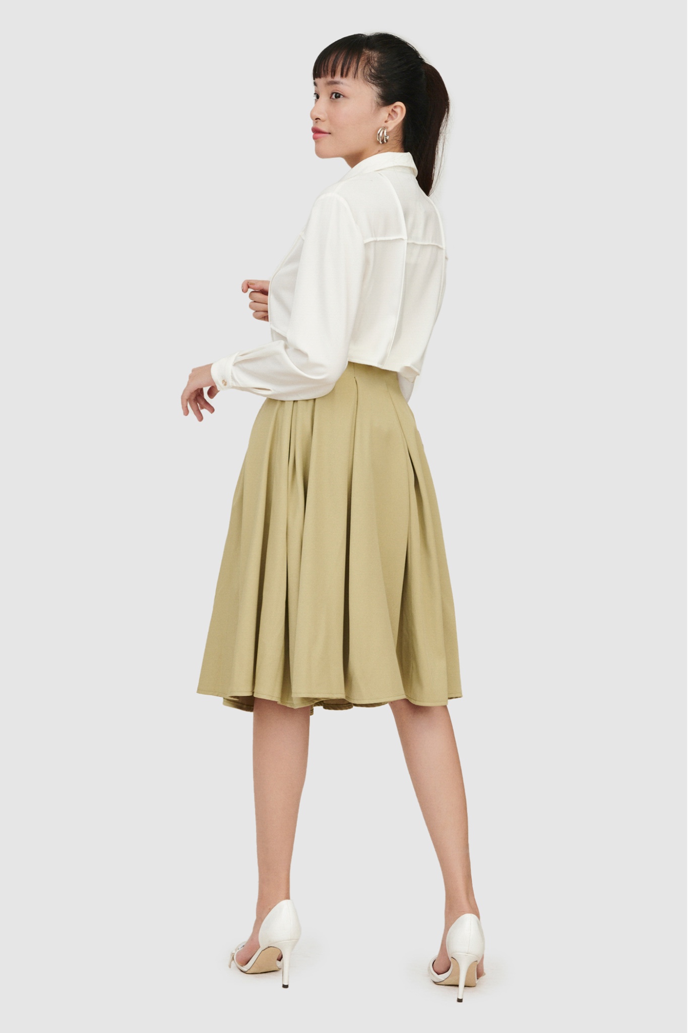 Váy midi xếp li hợp