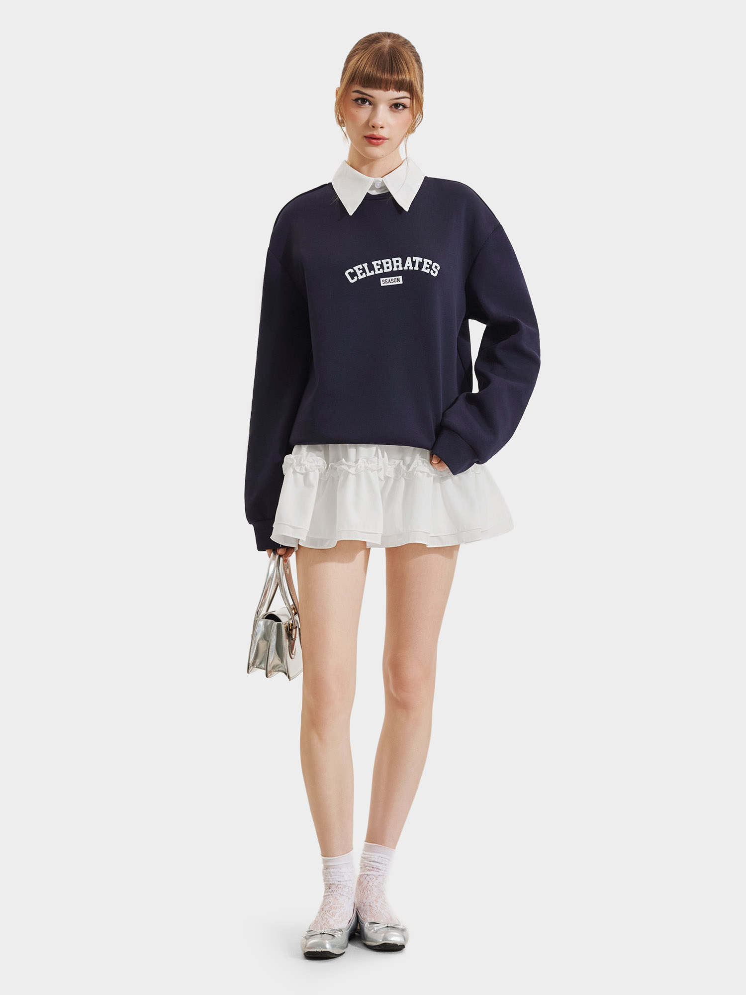 Áo sweater phối cổ sơ mi in chữ