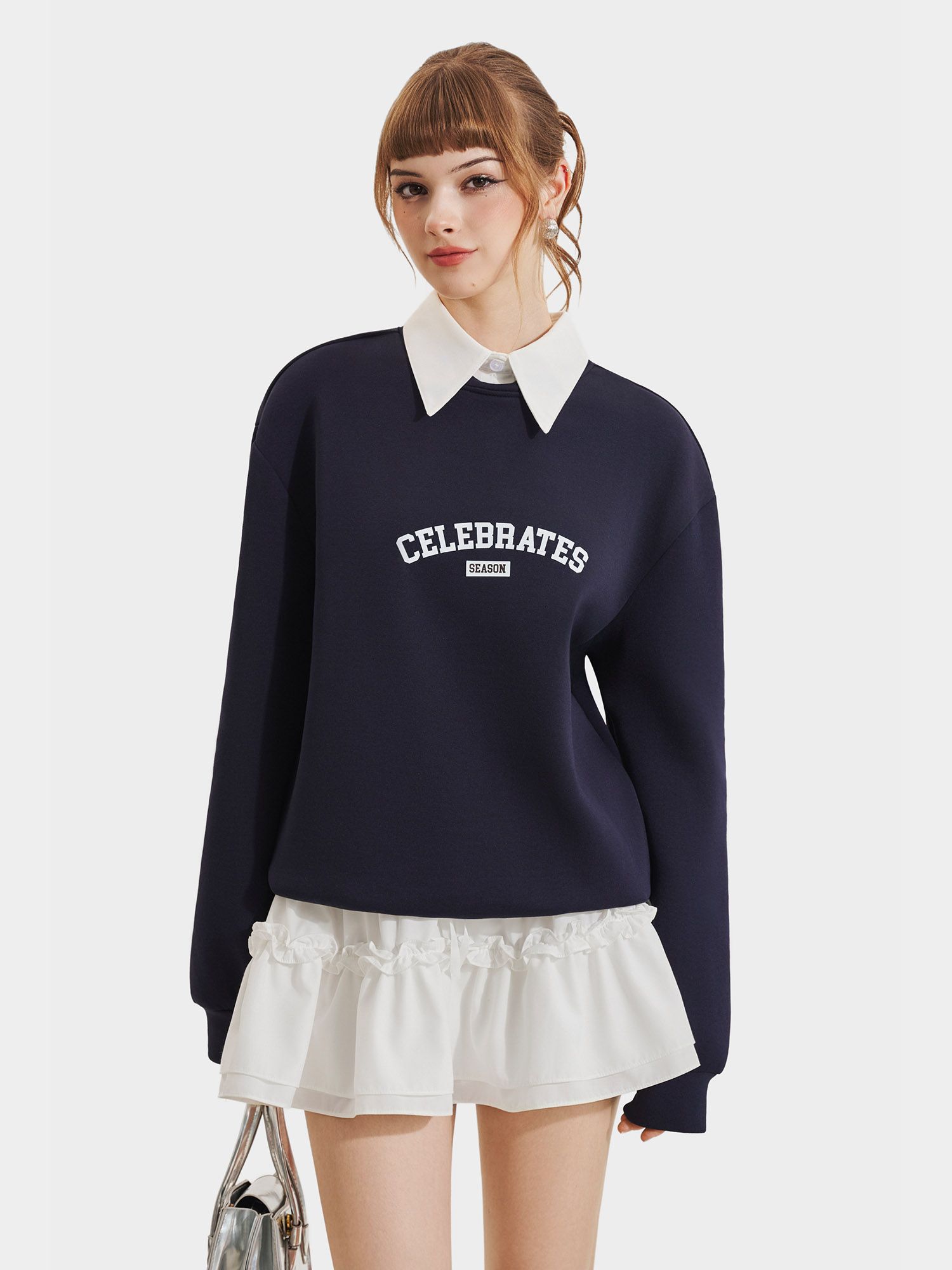  Áo sweater phối cổ sơ mi in chữ 