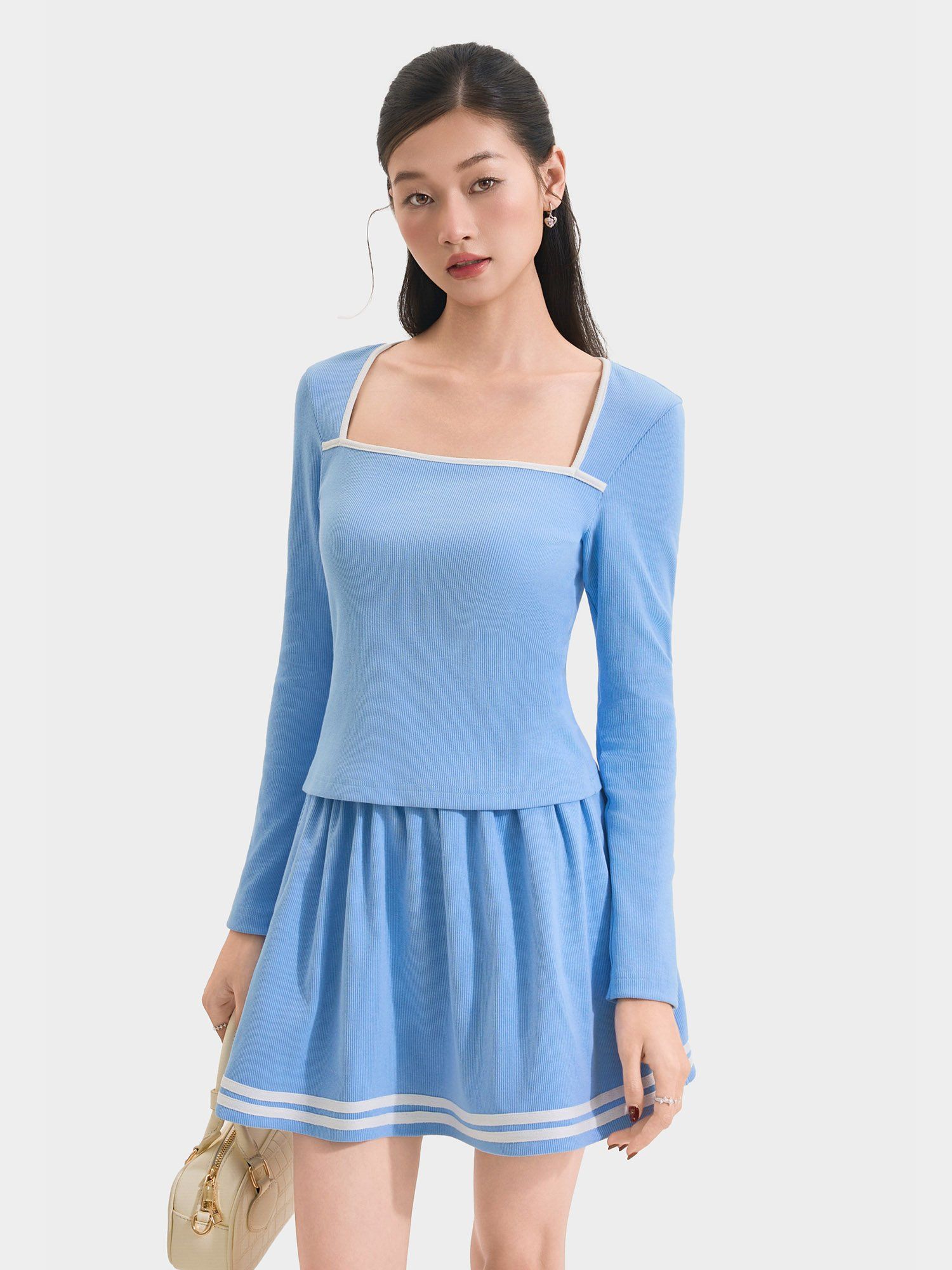 Váy thun mini form A phối viền 