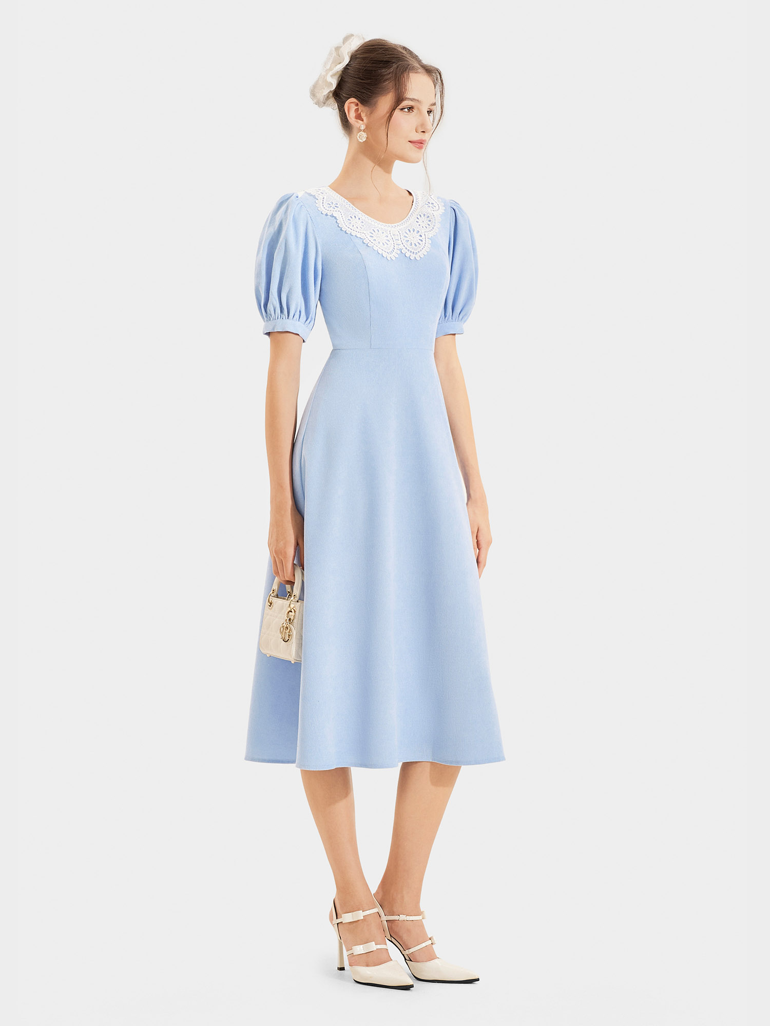 Đầm nhung midi tay phồng cổ tròn phối ren