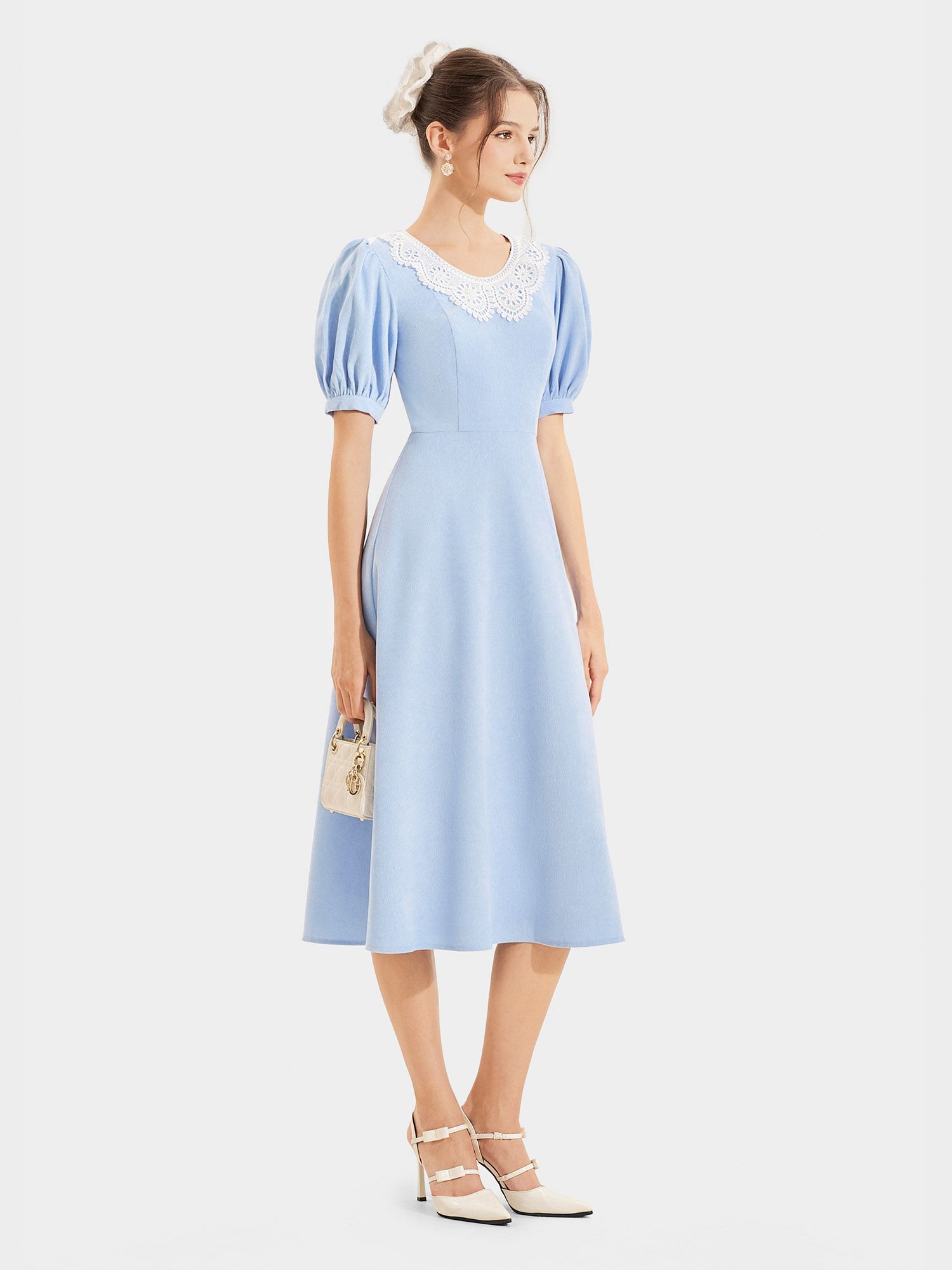  Đầm nhung midi tay phồng cổ tròn phối ren 