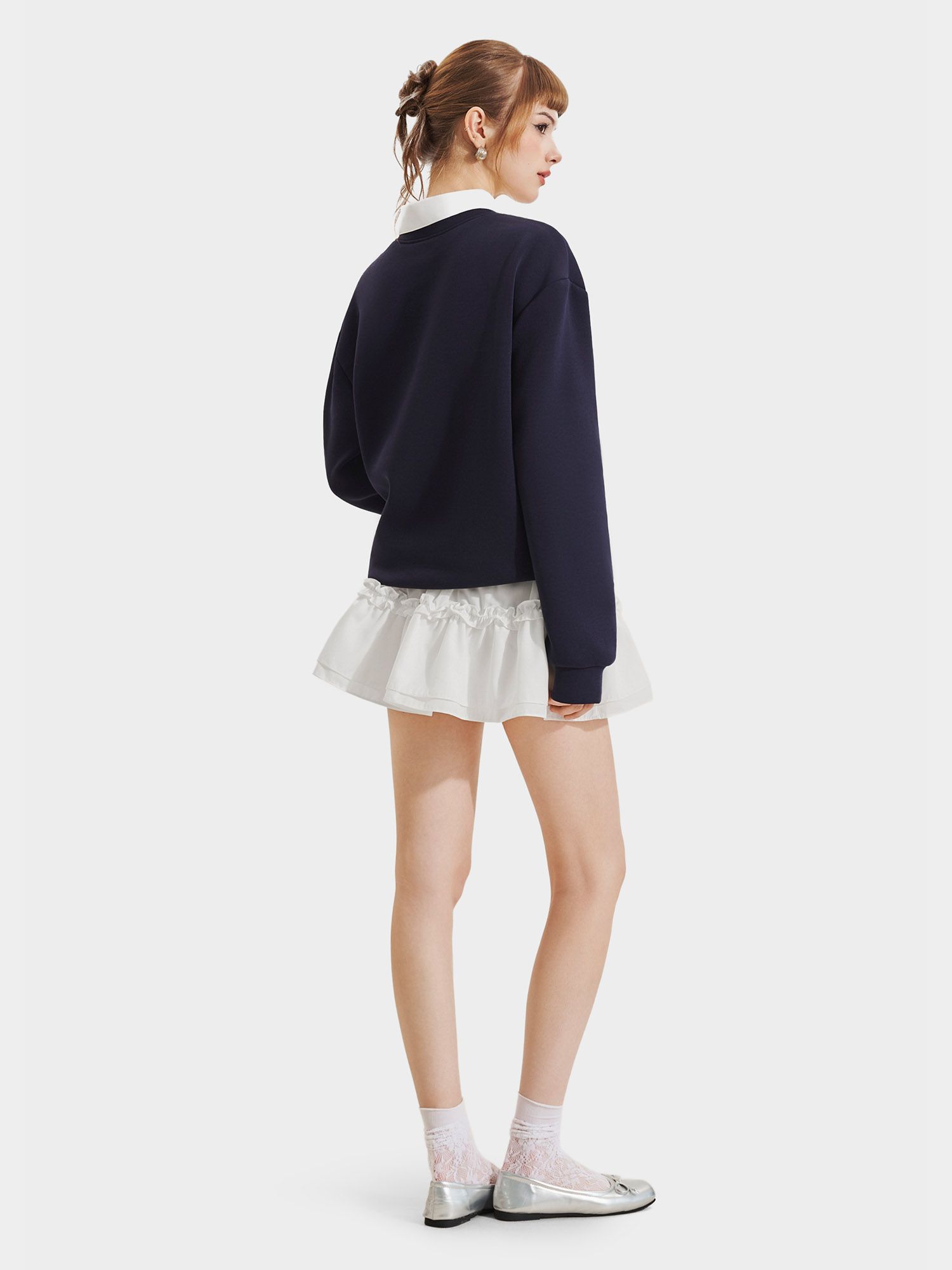  Áo sweater phối cổ sơ mi in chữ 