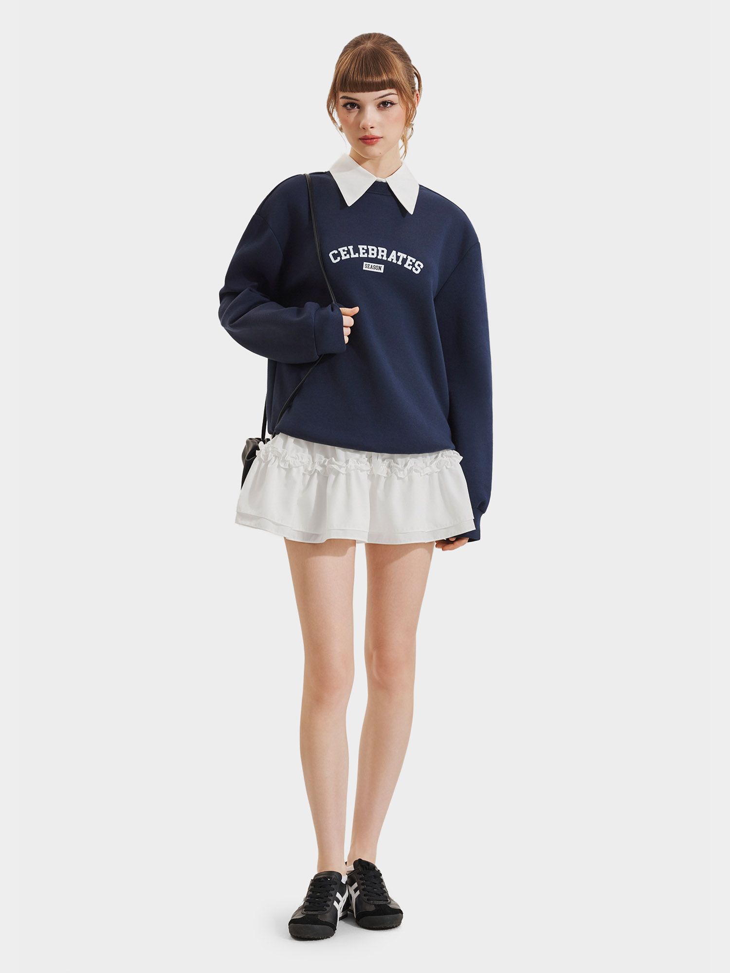  Áo sweater phối cổ sơ mi in chữ 
