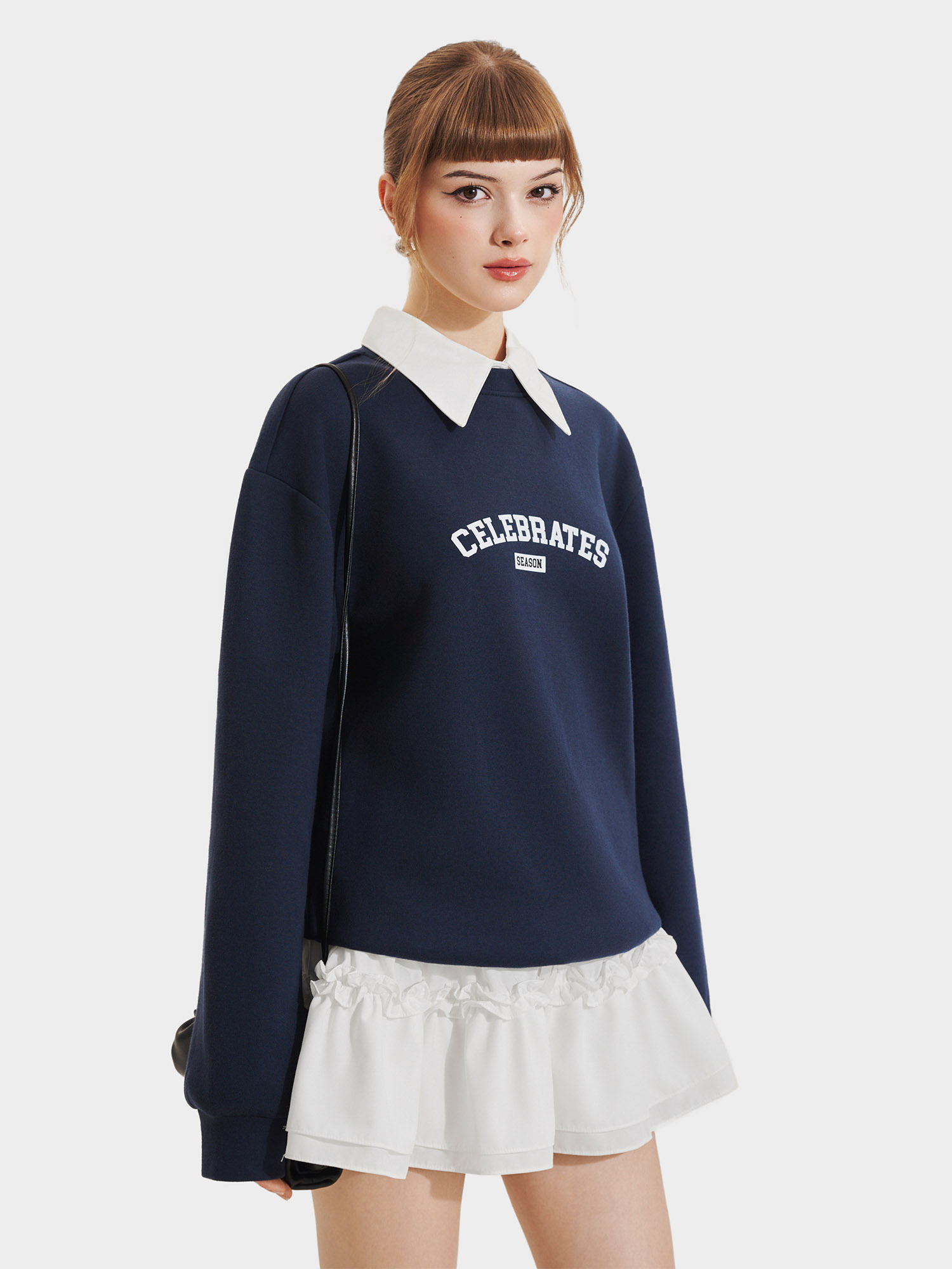 Áo sweater phối cổ sơ mi in chữ