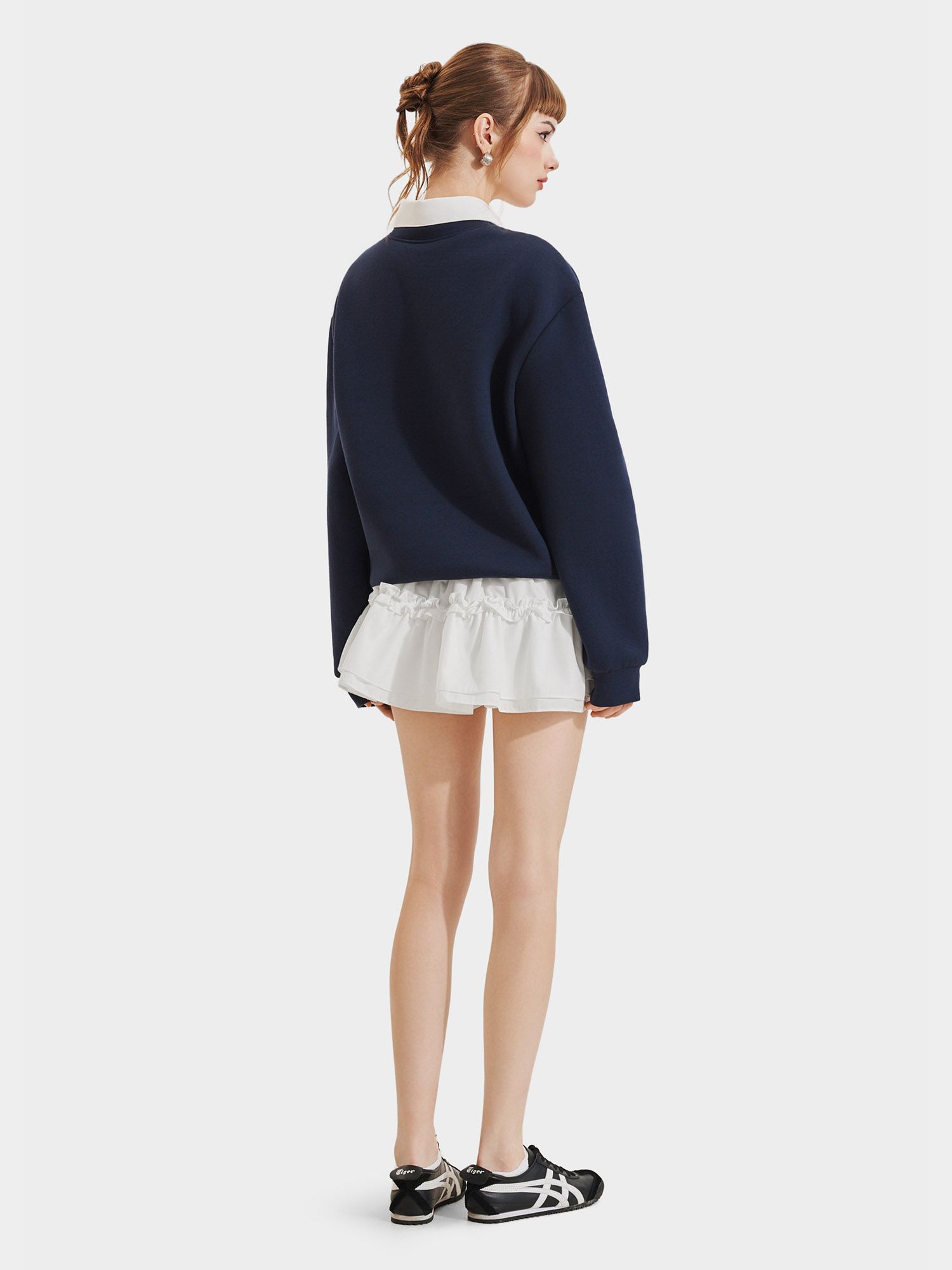  Áo sweater phối cổ sơ mi in chữ 