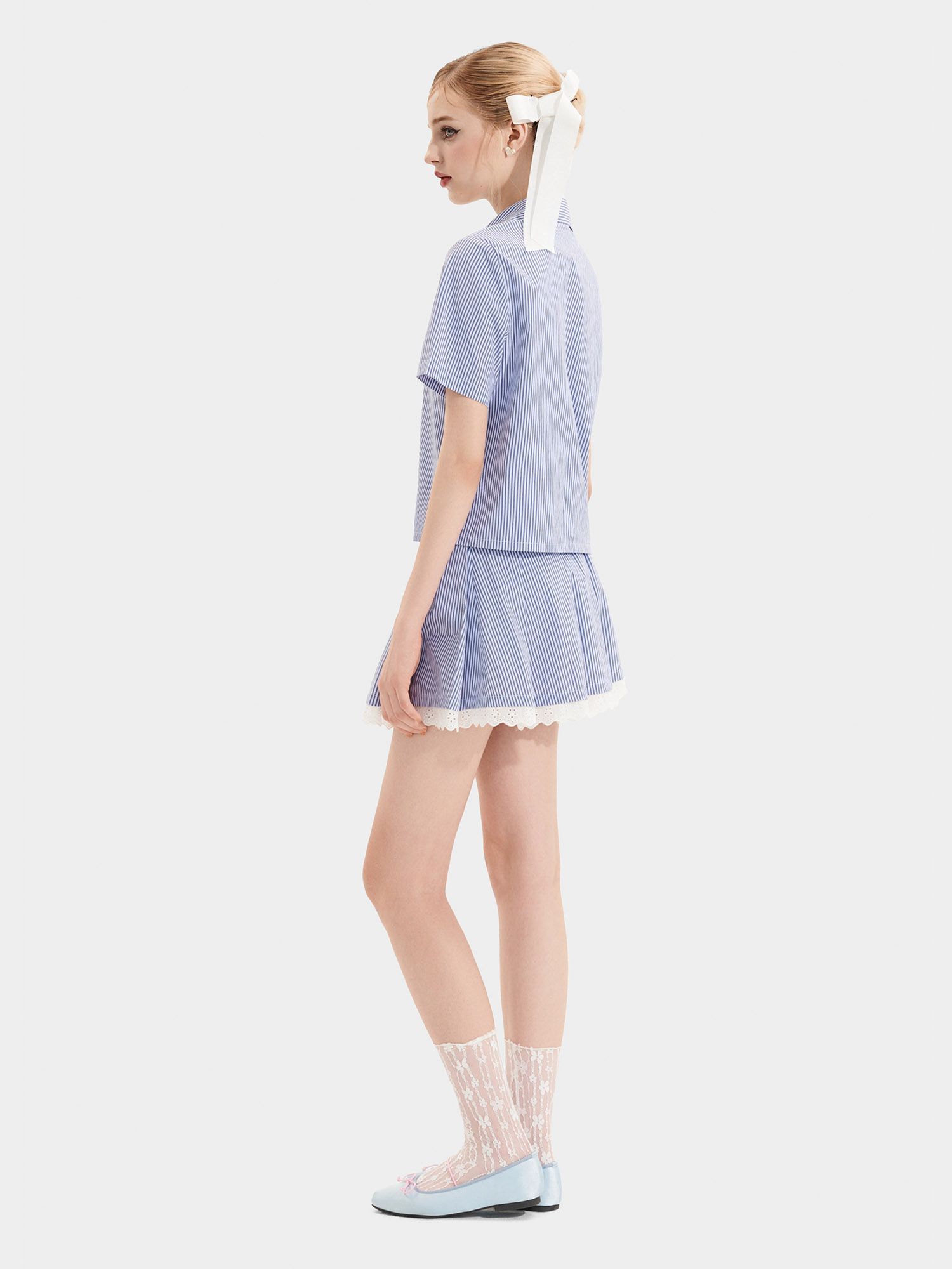  Áo sơ mi croptop 2 túi trước đính nơ 