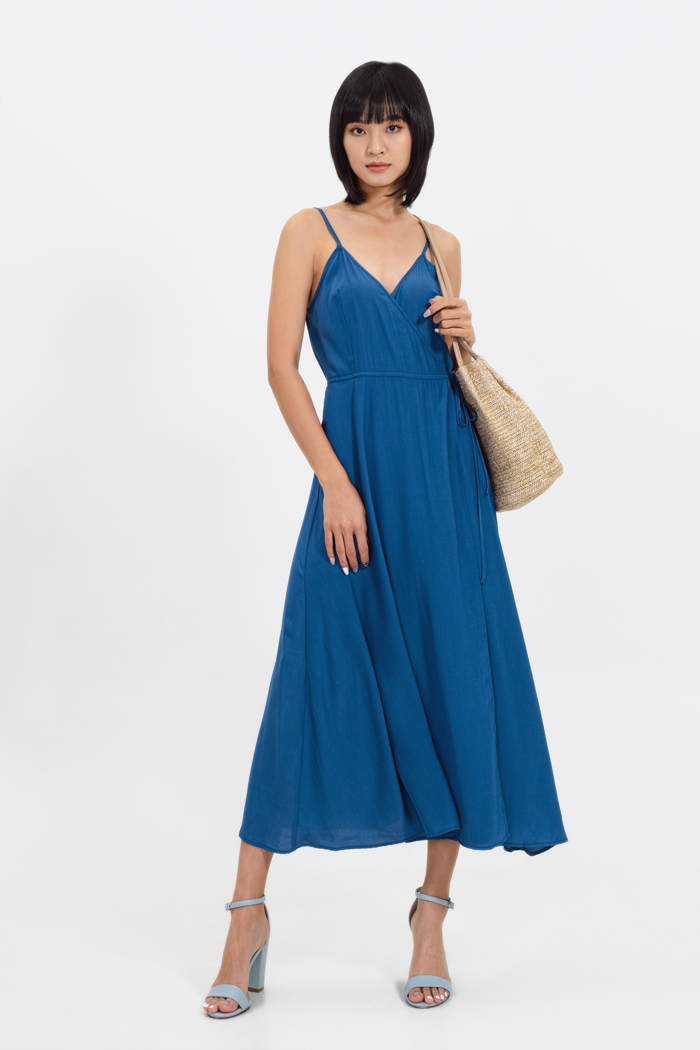 Đầm 2 dây midi đắp chéo ngực