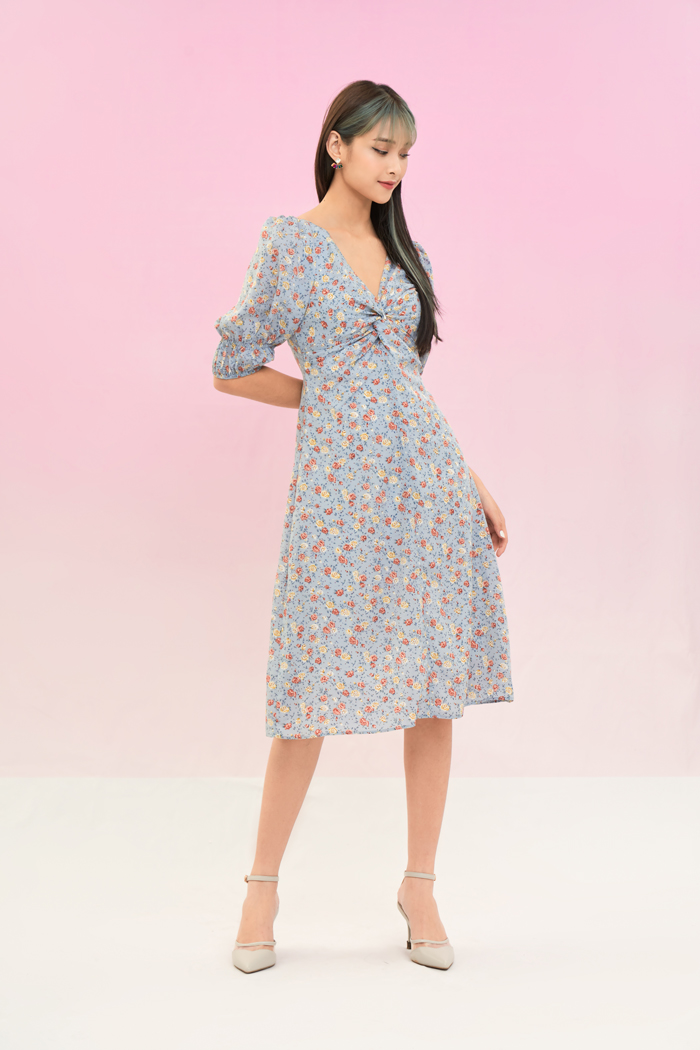 Đầm midi xoắn ngực nhấn tay