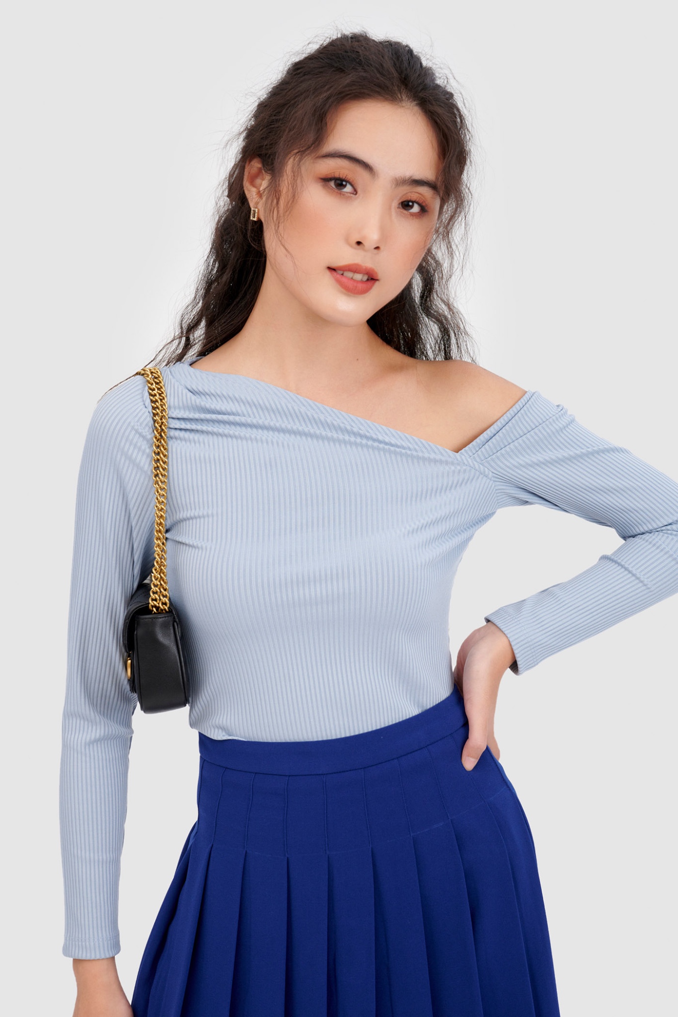 Áo knit tay dài lệch vai