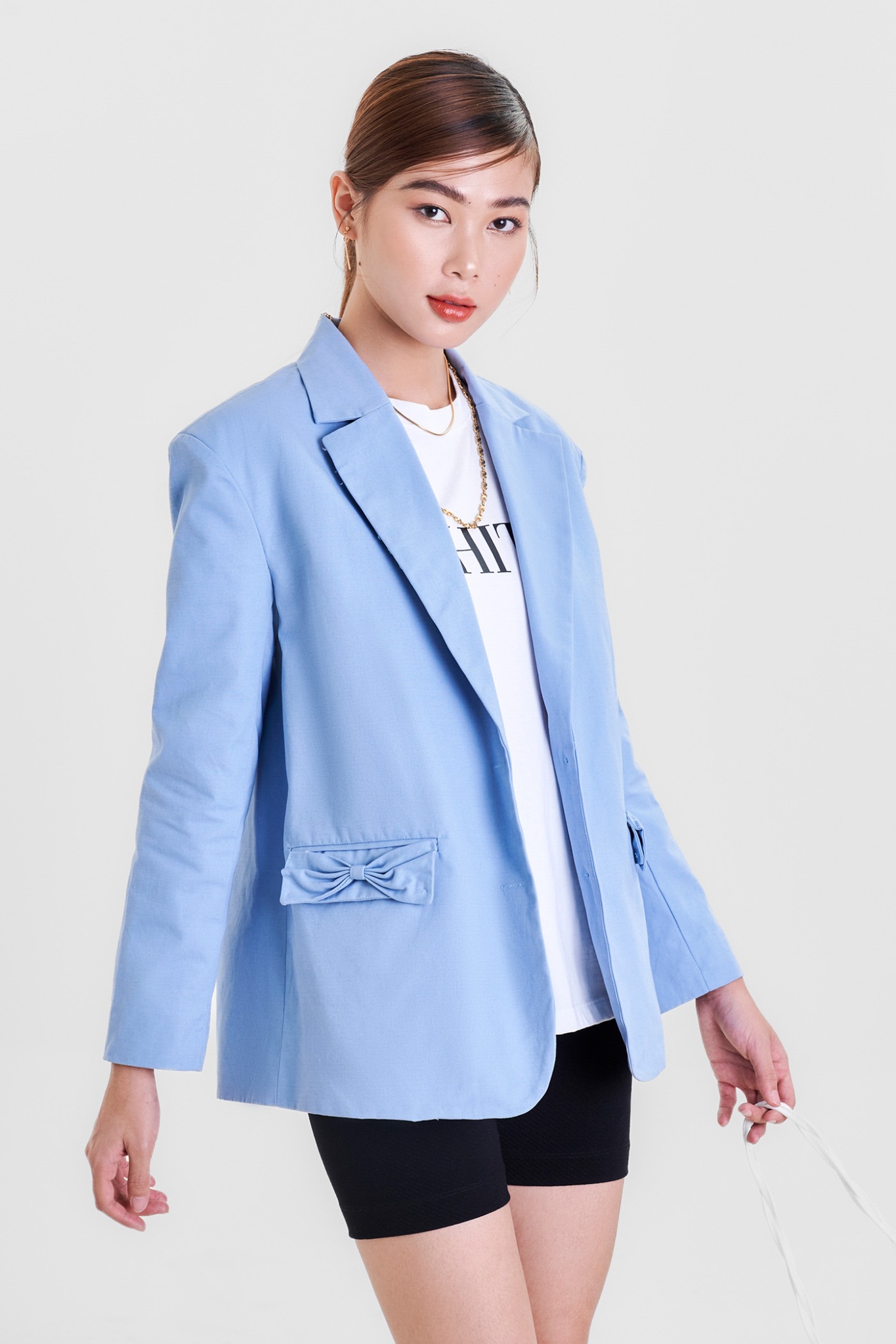 Áo blazer nắp túi đính nơ