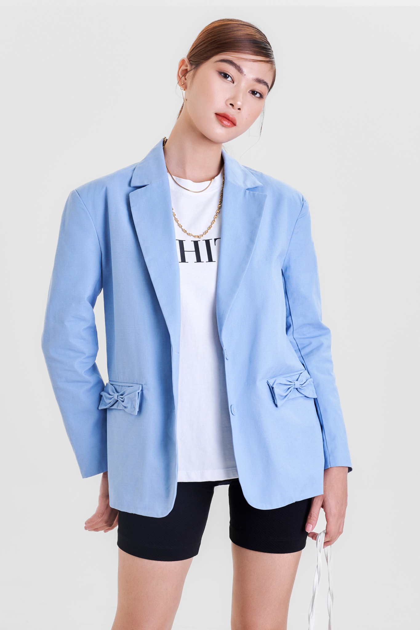 Áo blazer nắp túi đính nơ