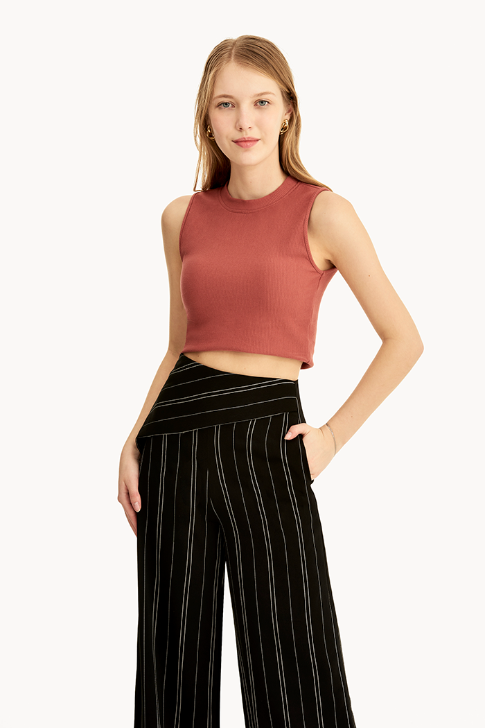 Quần sọc chỉ nổi đắp thân