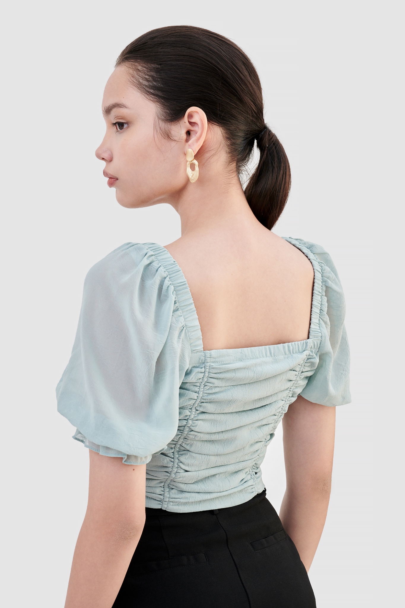 Áo kiểu cổ vuông nhún thân