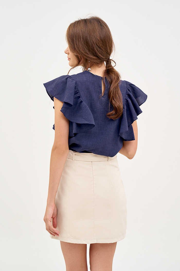 Áo linen mỏng cổ tròn nhấn bèo tay