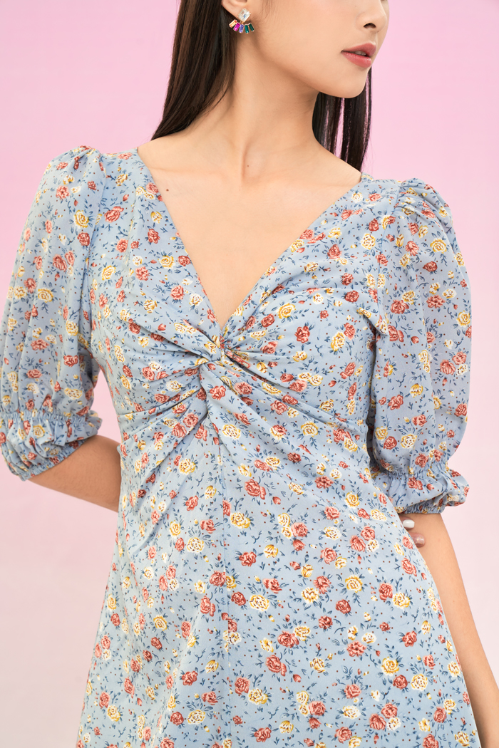 Đầm midi xoắn ngực nhấn tay