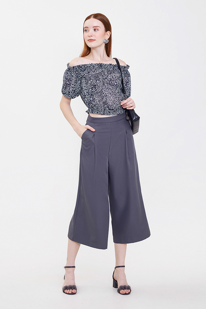 Áo croptop bẹt vai voan hoa