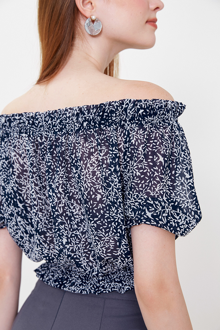 Áo croptop bẹt vai voan hoa